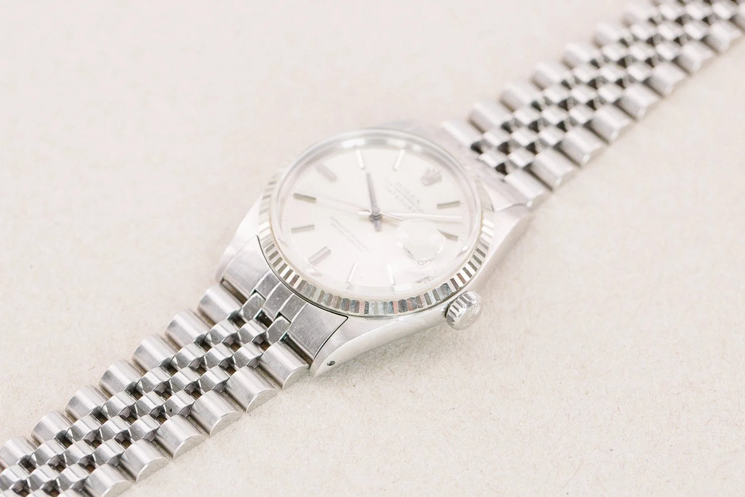 Rolex_1601_Datejust_Fluted_Jubilee_Silver_SIGMA_1971_3-2.jpg