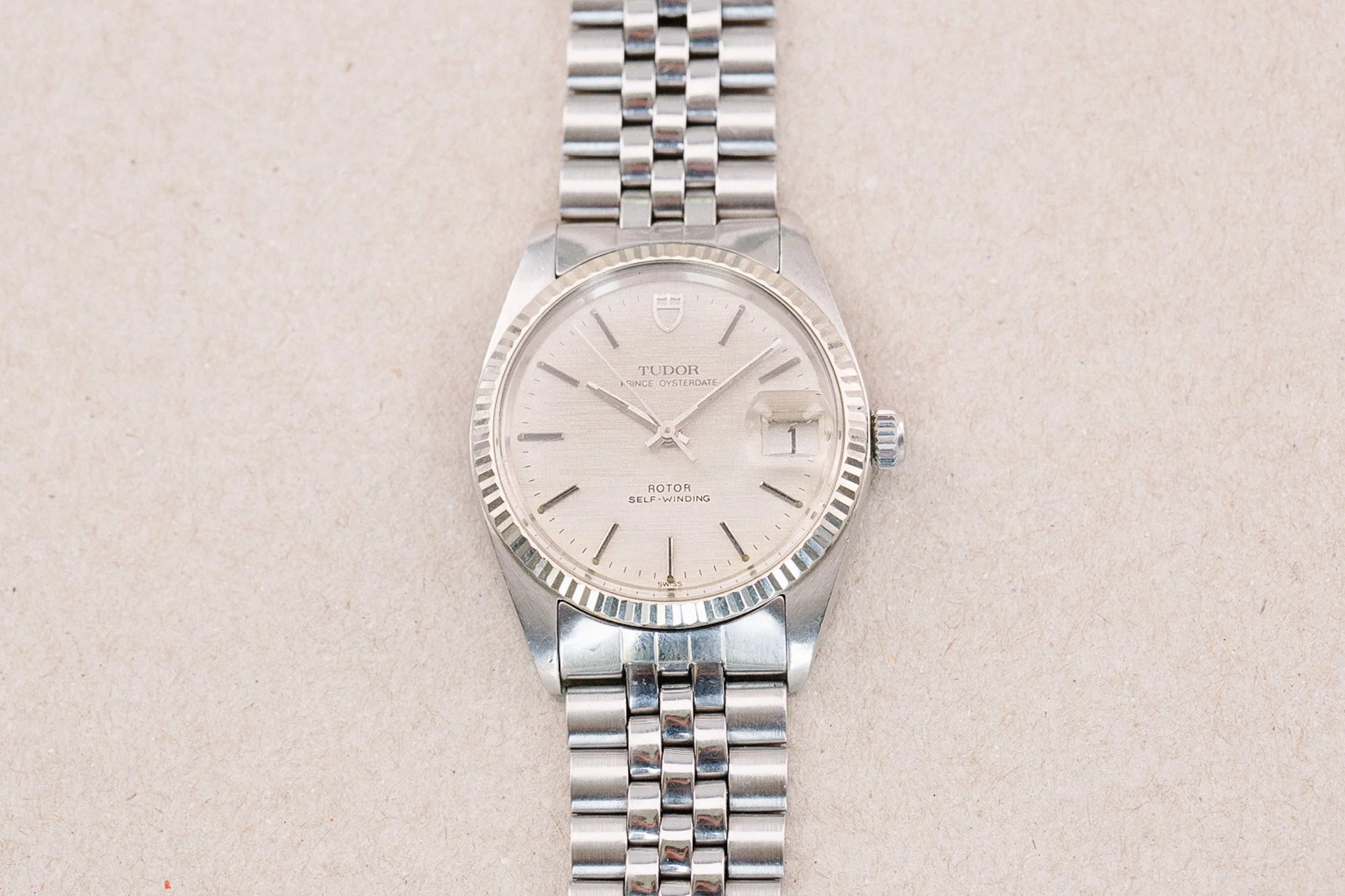 Tudor_Prince_OysterDate_75204_Linen_Dial_Fluted_Jubilee_1980s_11-2.jpg