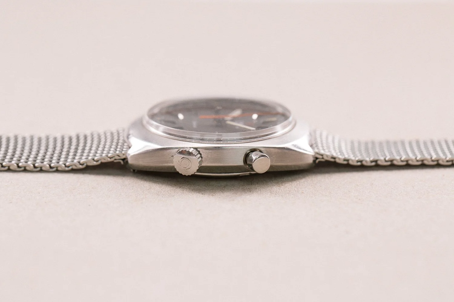 Omega_Chronostop_145.009_Mechanical_Original_Mesh_Bracelet_5.jpg