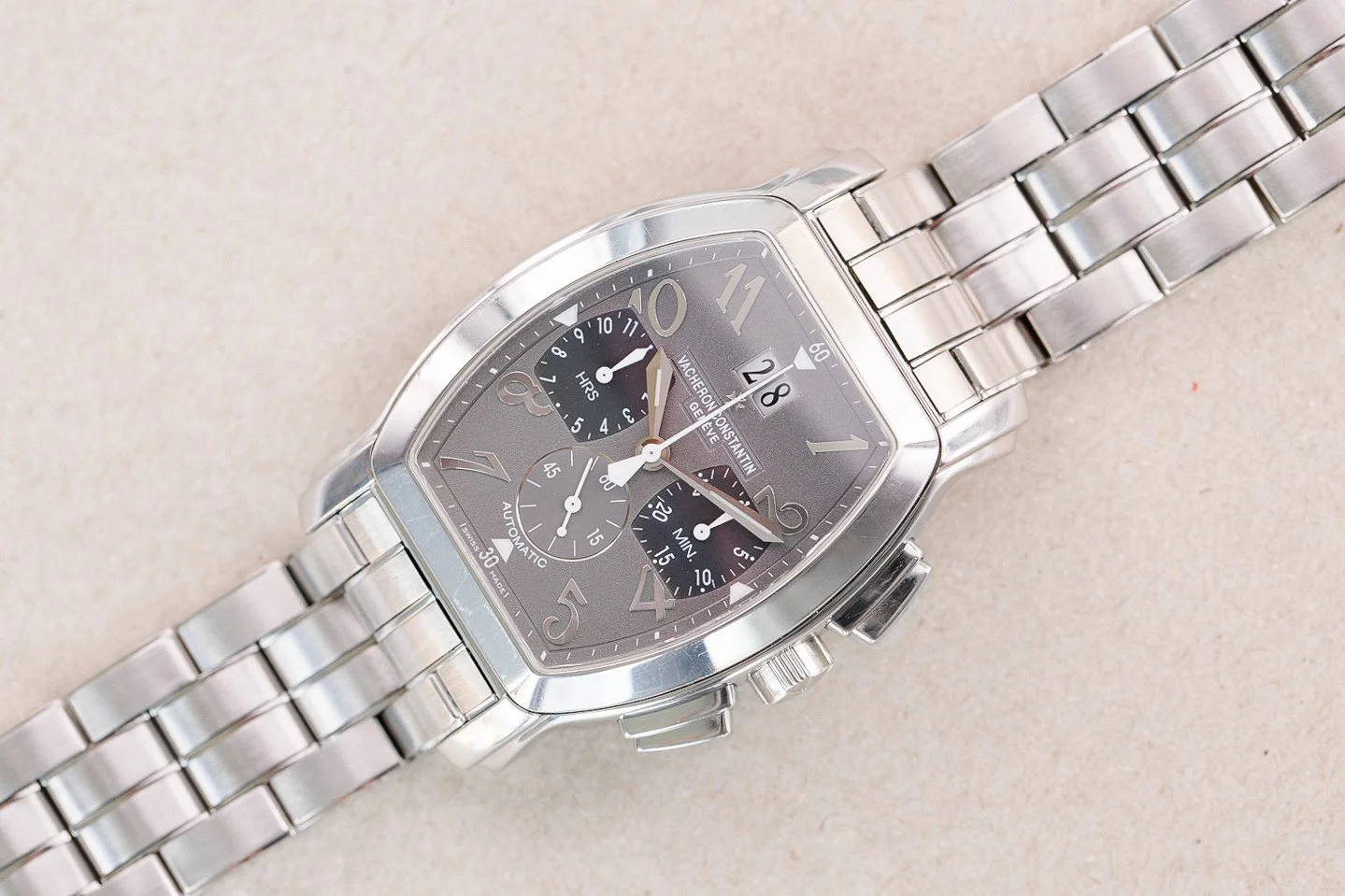 Vacheron_Constantin_Royal_Eagle_49145_Chronograph_Grey_Box_11-2.jpg