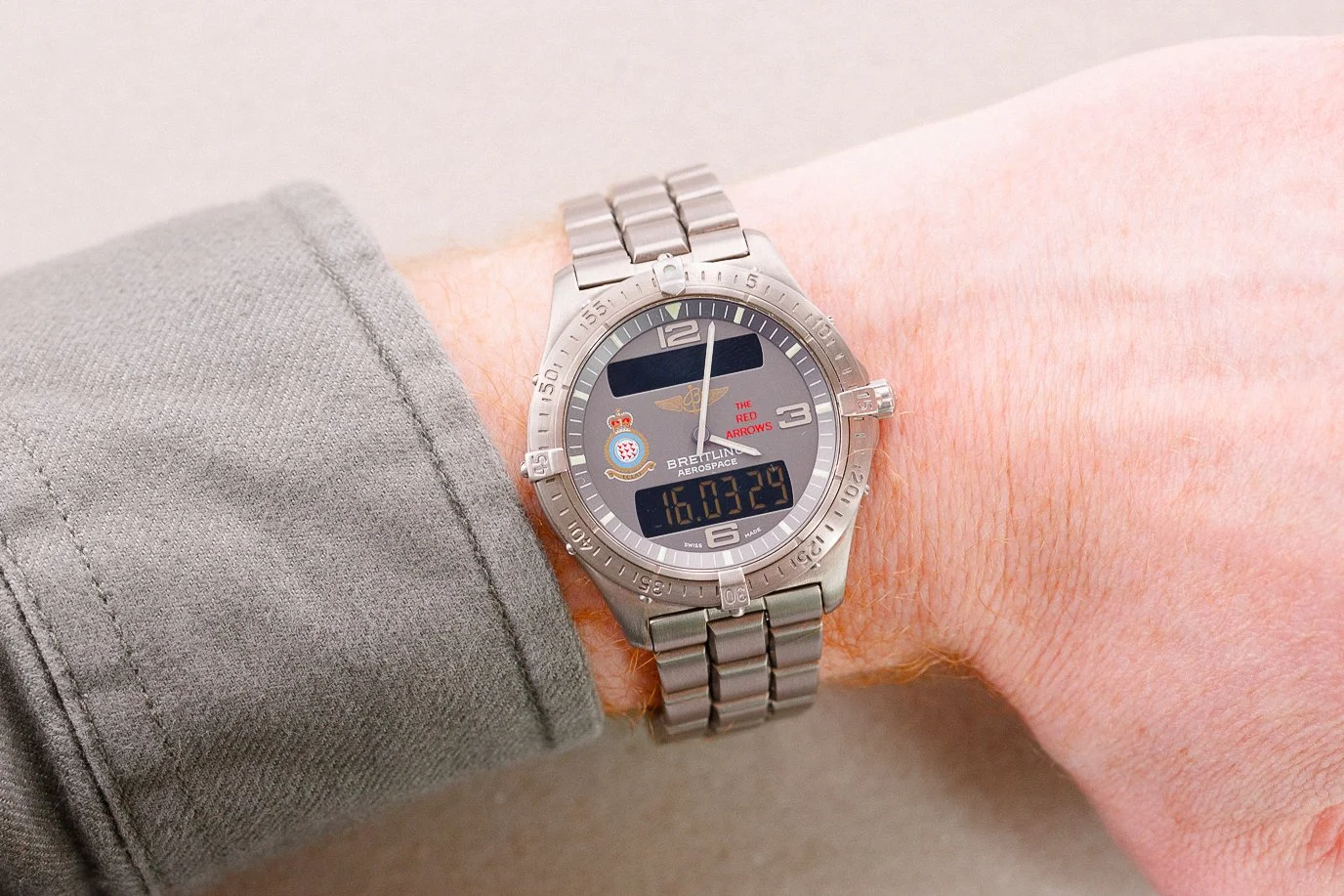 Breitling_Aerospace_Red_Arrows_Edition_Titanium_1990s_15-2.jpg
