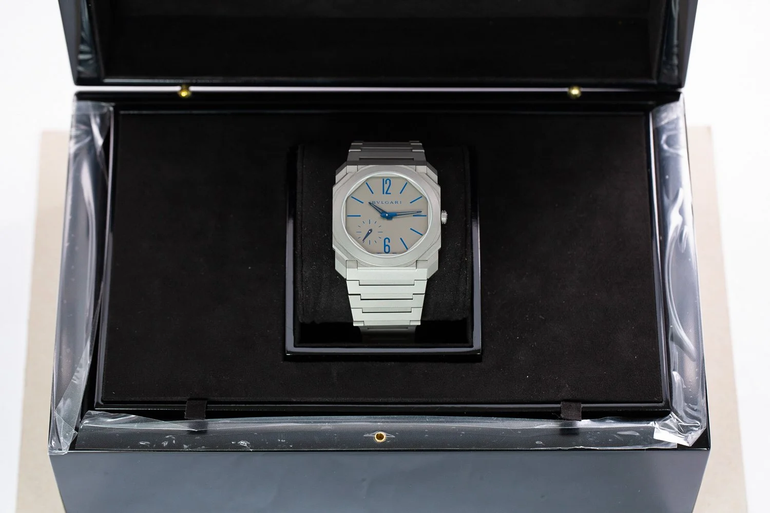 Bvlgari_Octo_Finissimo_Blue_Boutique_Limited_Edition_Titanium_Full_Set_18.jpg