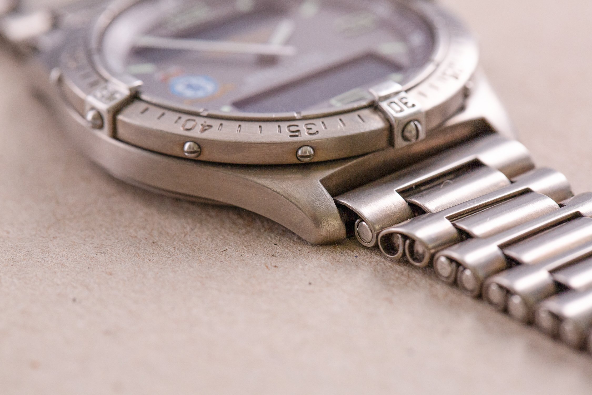 Breitling_Aerospace_54_Squadron_RAF_Limited_Edition_Titanium_1990s_11-2.jpg