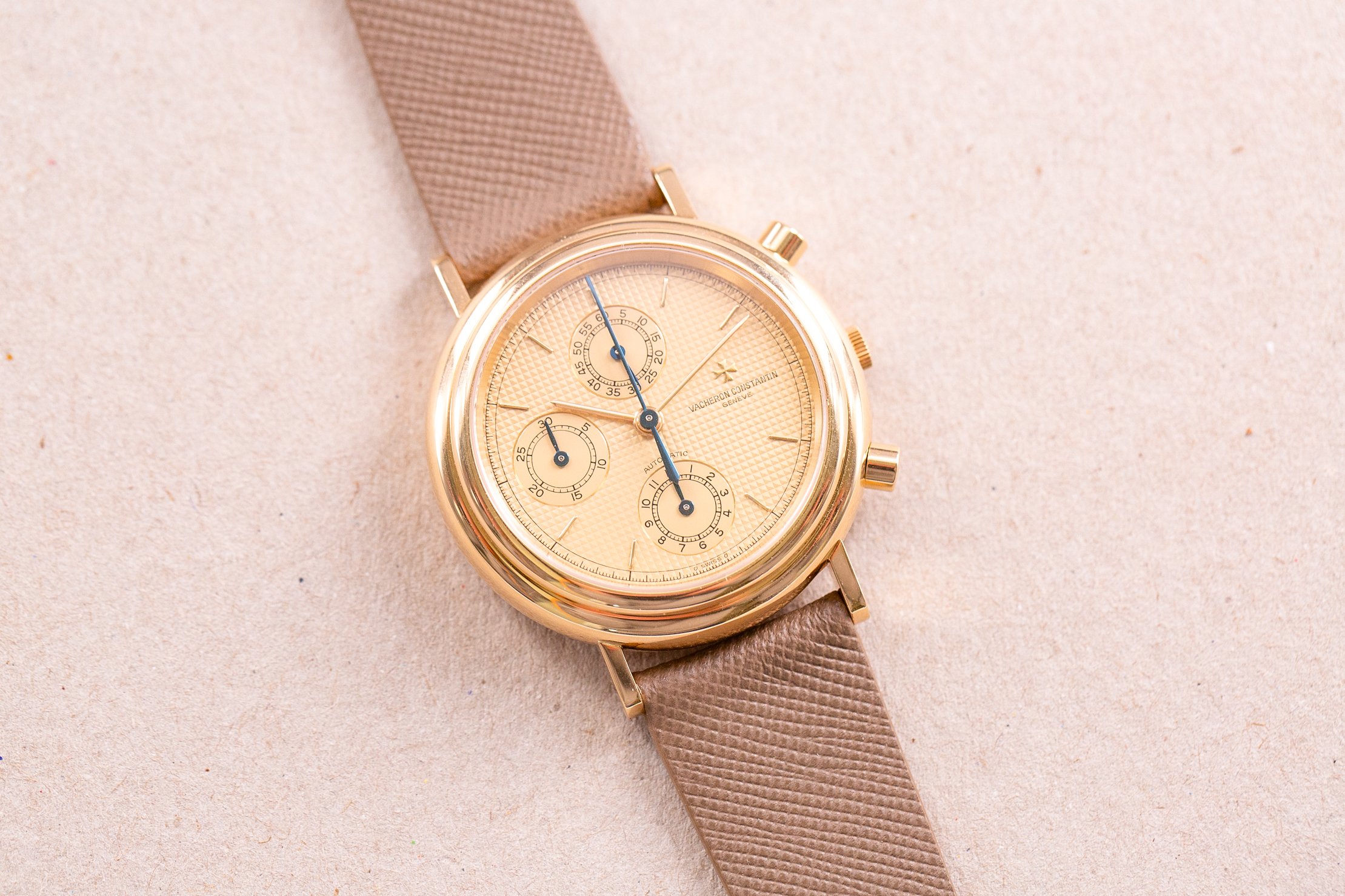 Vacheron_Constantin_18ct_Gold_Historiques_Chronograph_47001_Clous_De_Paris_Vintage_30-2.jpg