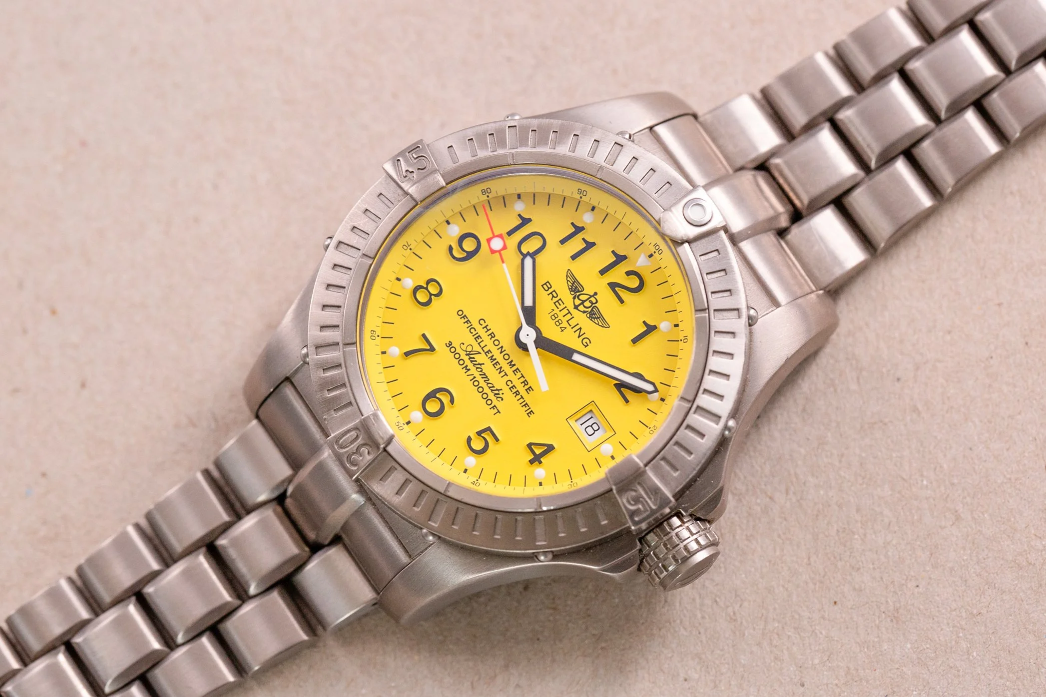 Breitling_Avenger_Seawolf_Yellow_Titanium_E17370_Full_Set_2003_8-2.jpg