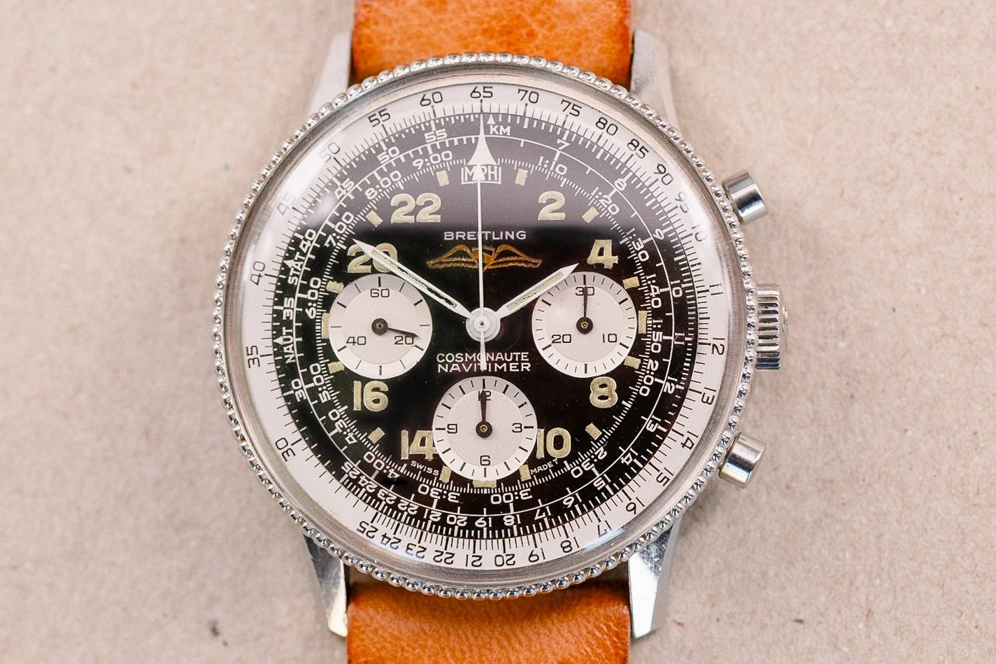 Breitling_809_Cosmonaute_Wide_Bezel_Reverse Panda_Rare_Vintage_1962_2.jpg