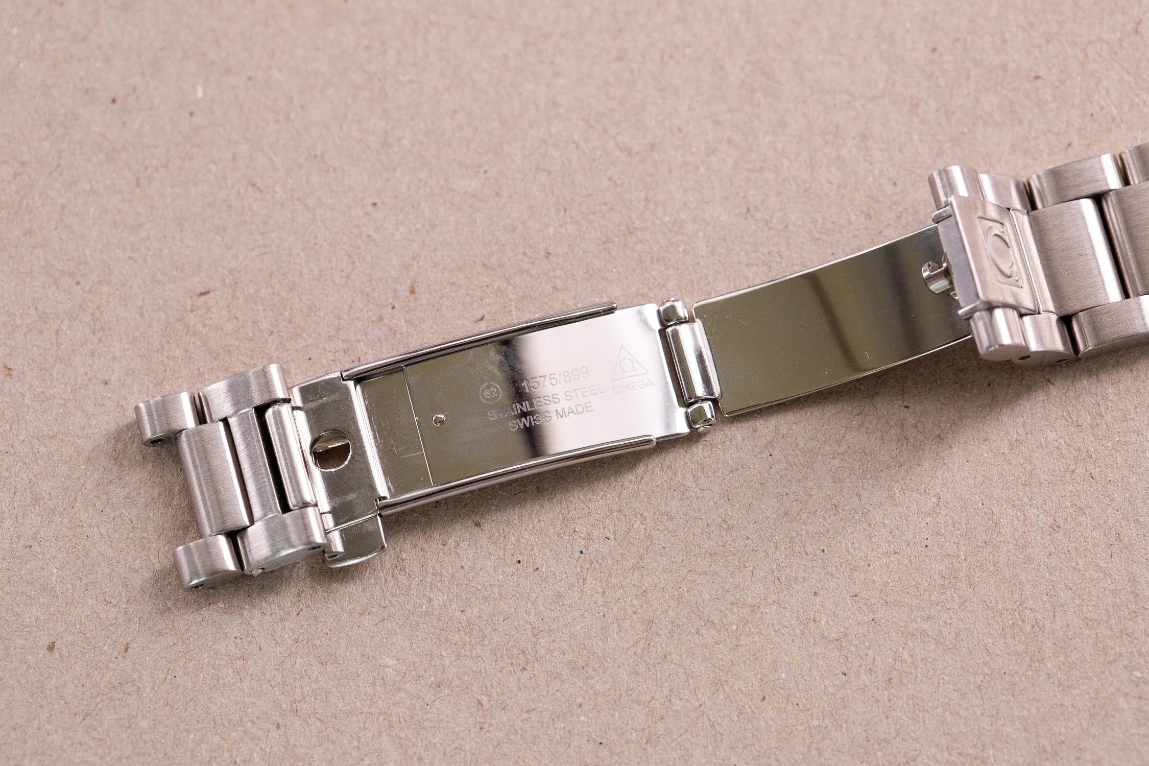 Omega_Railmaster_36mm_2504_Aqua_Terra_Full_Set_12-2.jpg