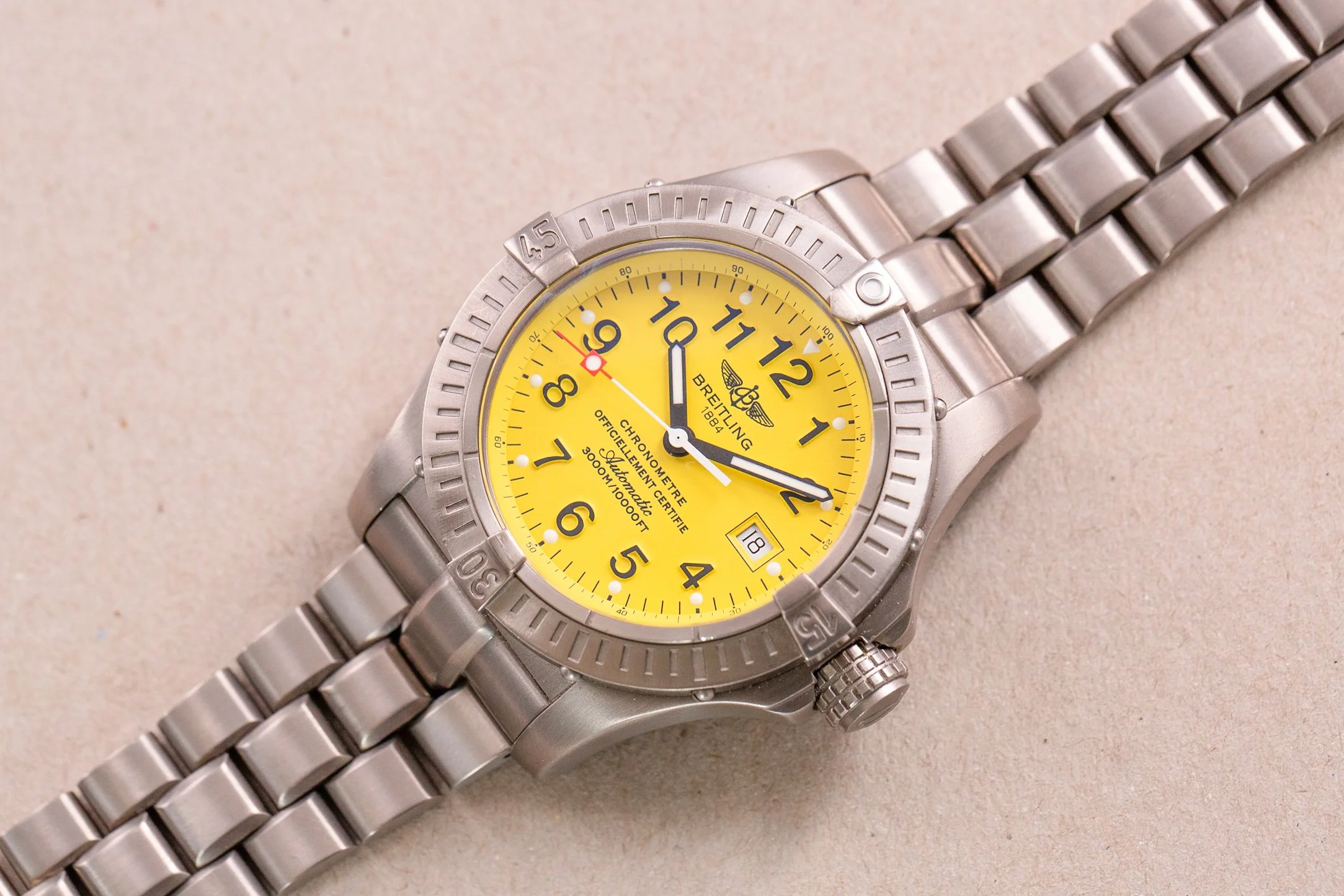 Breitling_Avenger_Seawolf_Yellow_Titanium_E17370_Full_Set_2003_7-2.jpg