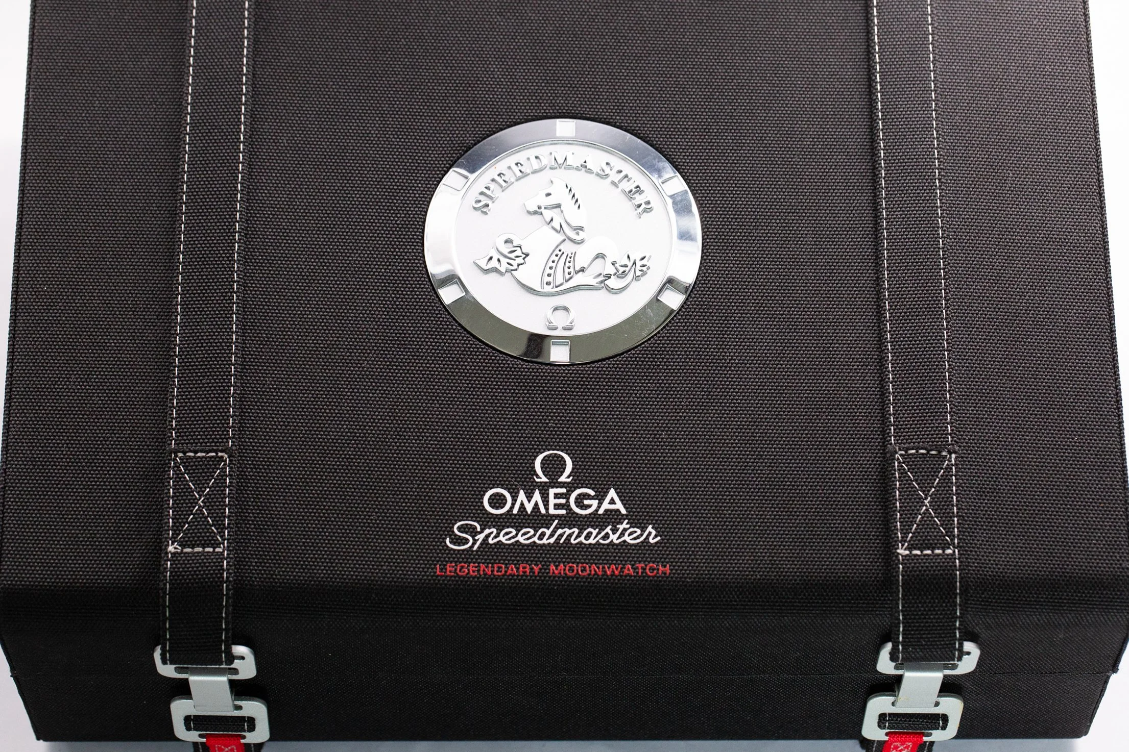 Omega_Speedmaster_Moonwatch_Legendary_NASA_311.30.42.30.01.005_Full_Set_2017_17-2.jpg