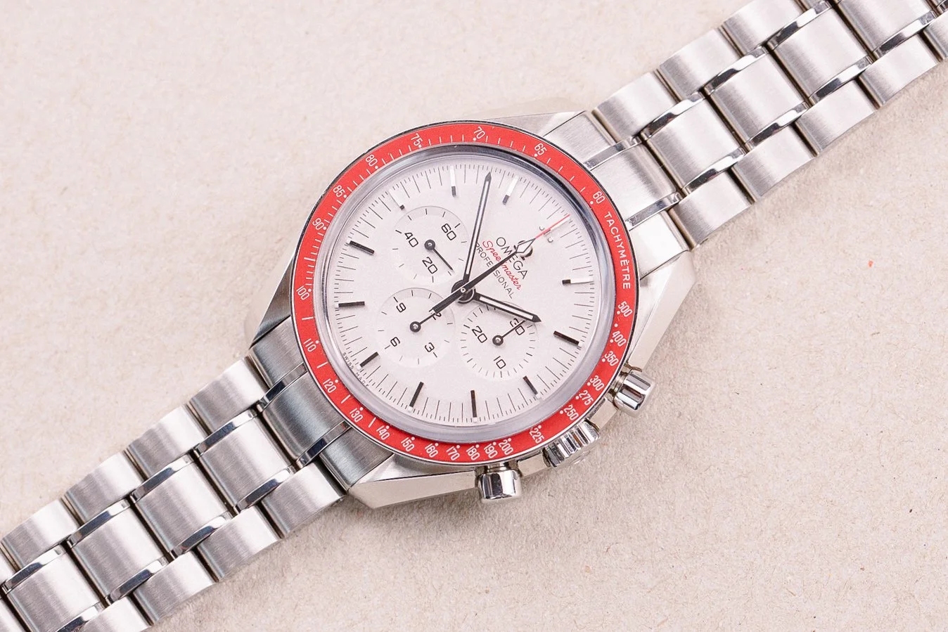 Omega_Speedmaster_Rising_Sun_Limited_Edition_Tokyo_Olympics_Full_Set_7-2.jpg