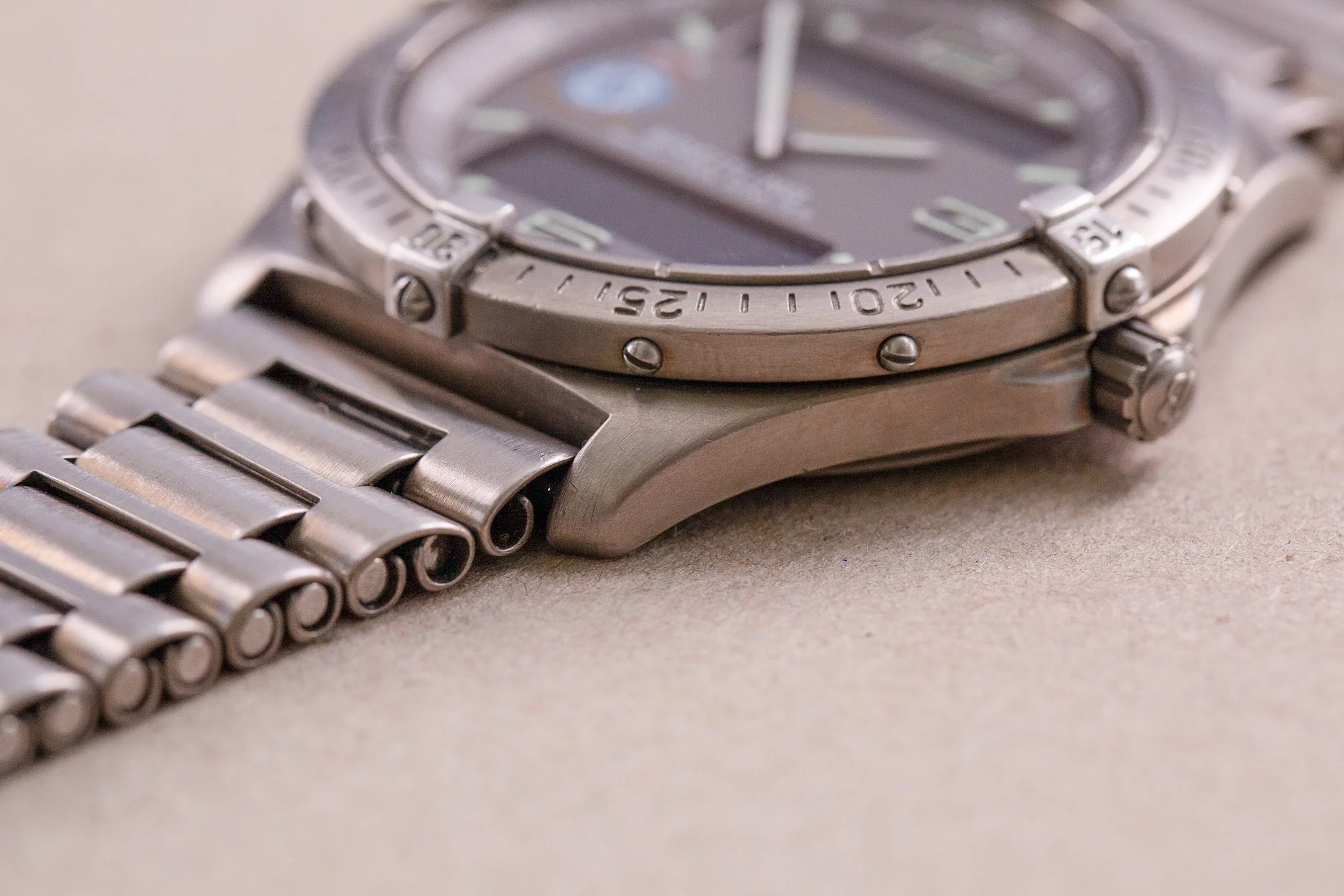 Breitling_Aerospace_54_Squadron_RAF_Limited_Edition_Titanium_1990s_10-2.jpg