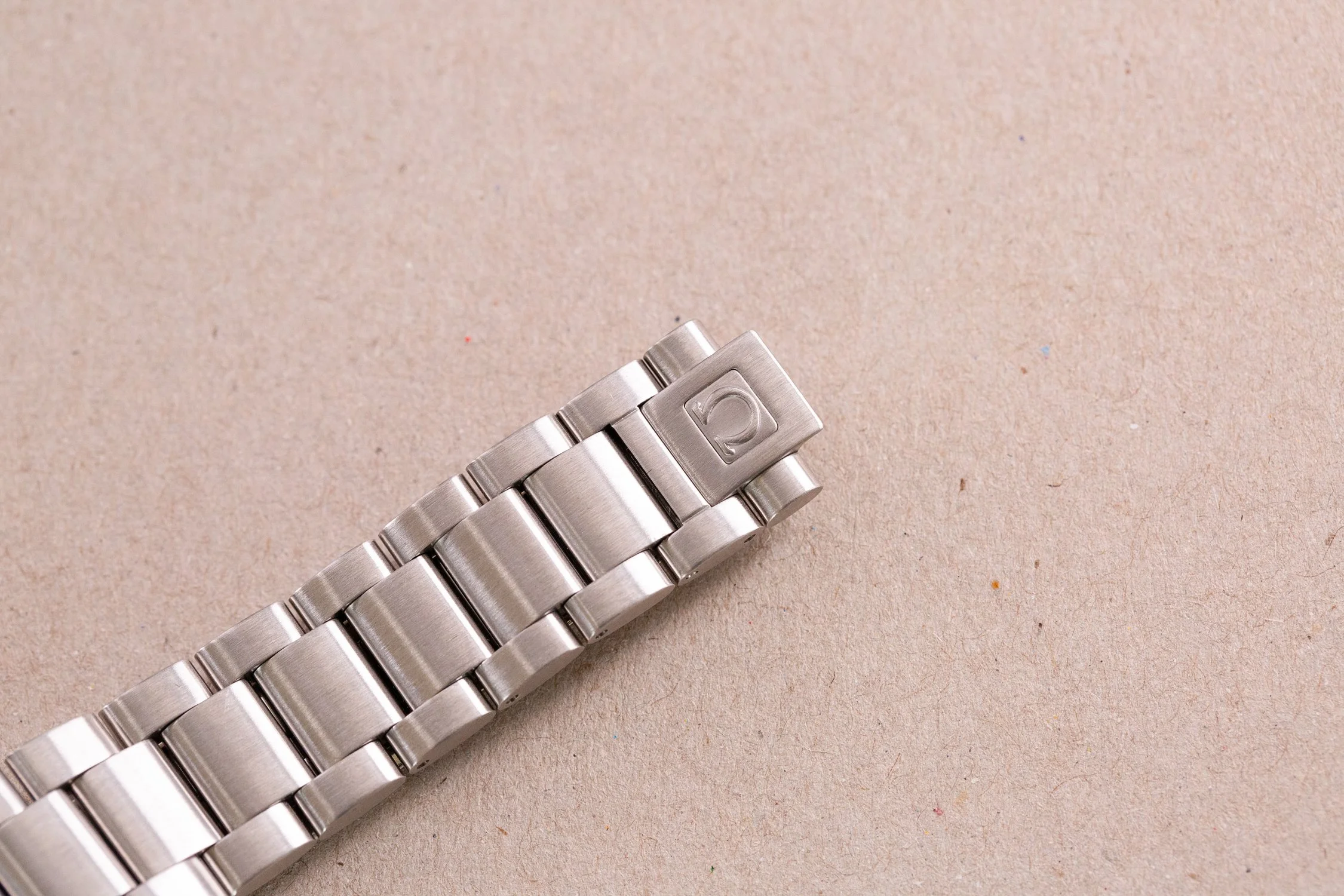 Omega_Railmaster_36mm_2504_Aqua_Terra_Full_Set_11-2.jpg