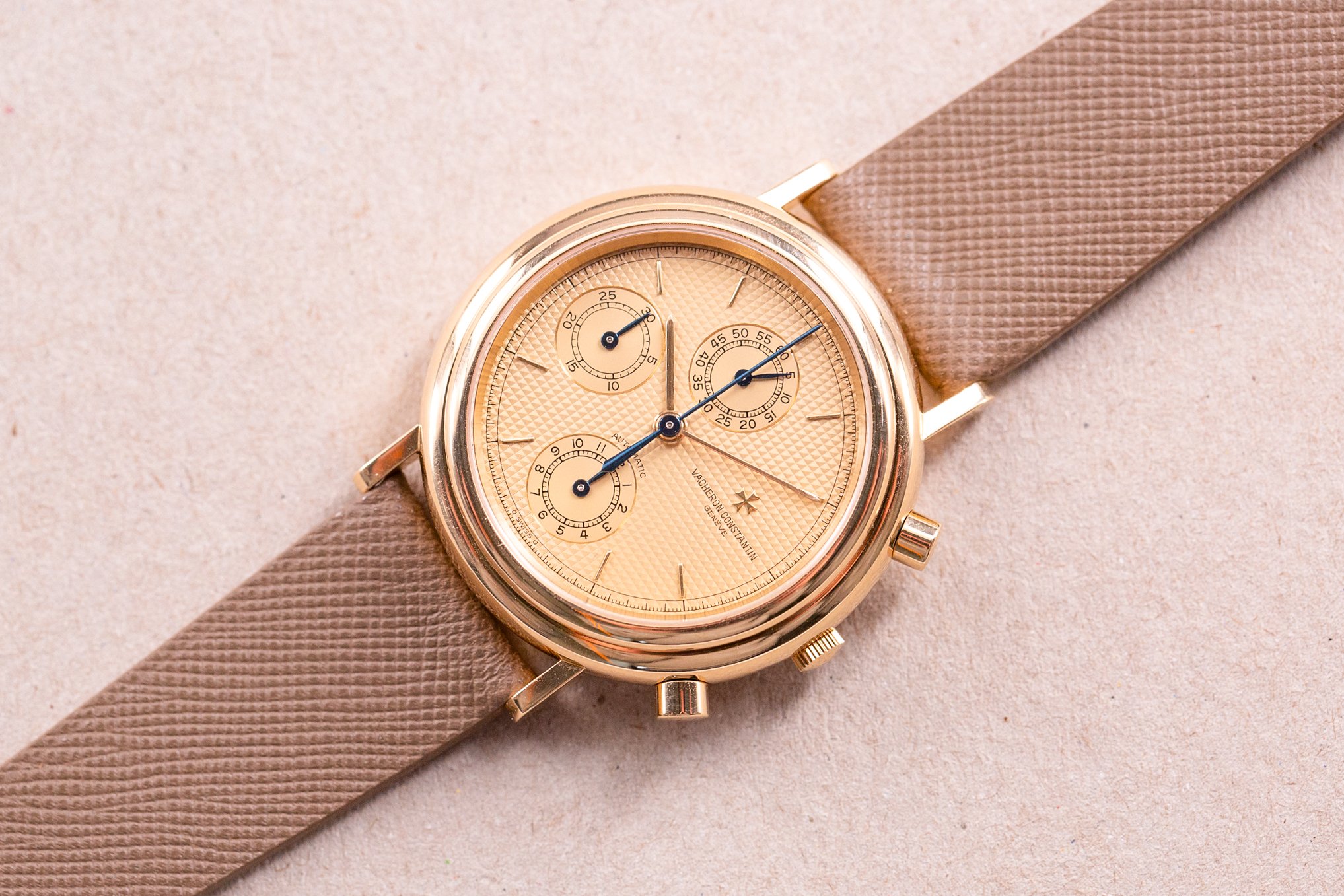 Vacheron_Constantin_18ct_Gold_Historiques_Chronograph_47001_Clous_De_Paris_Vintage_29-2.jpg