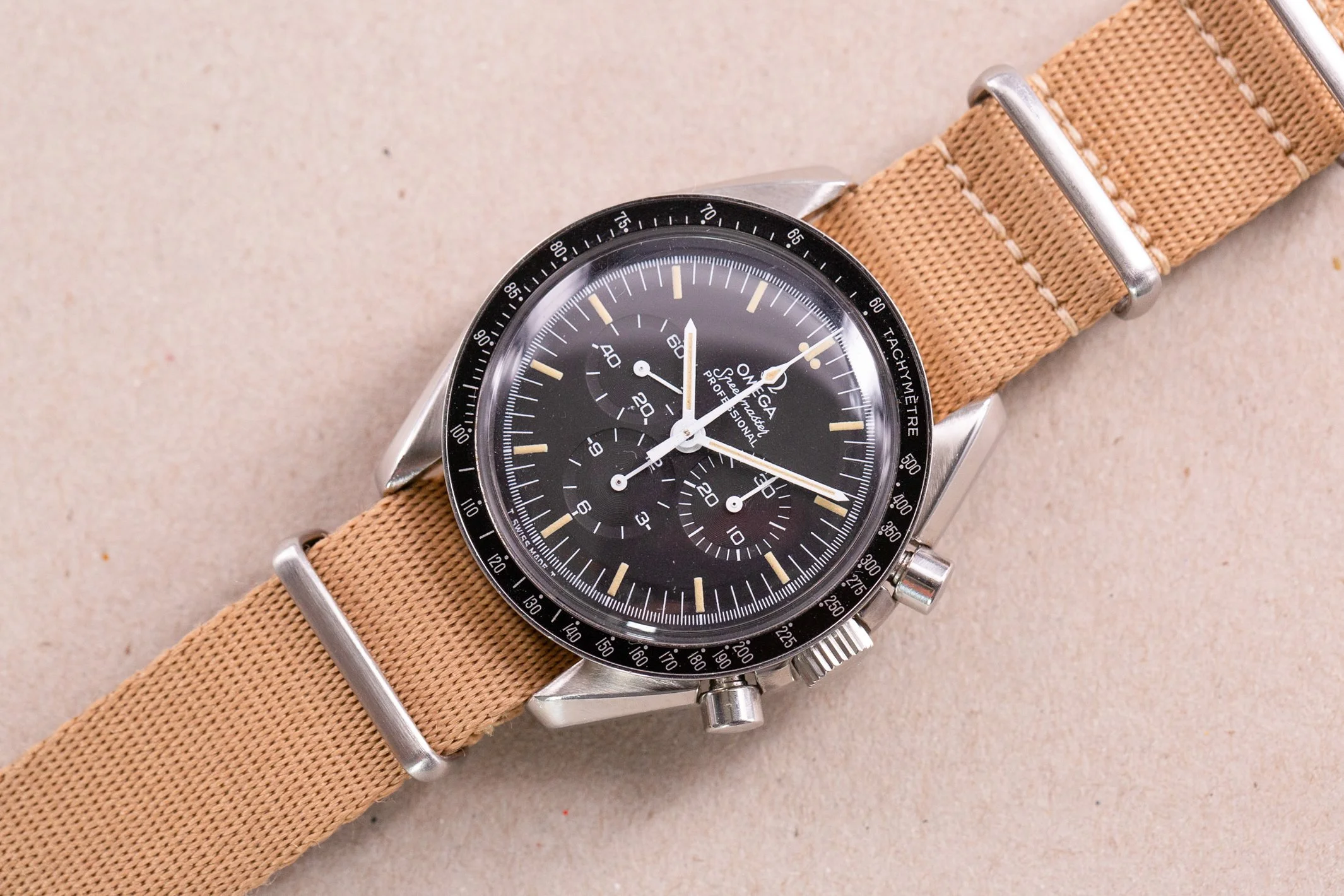 Omega_Speedmaster_Moonwatch_76ST_Cream_Patina_Vintage_1978_Bracelet_1171_17-2.jpg