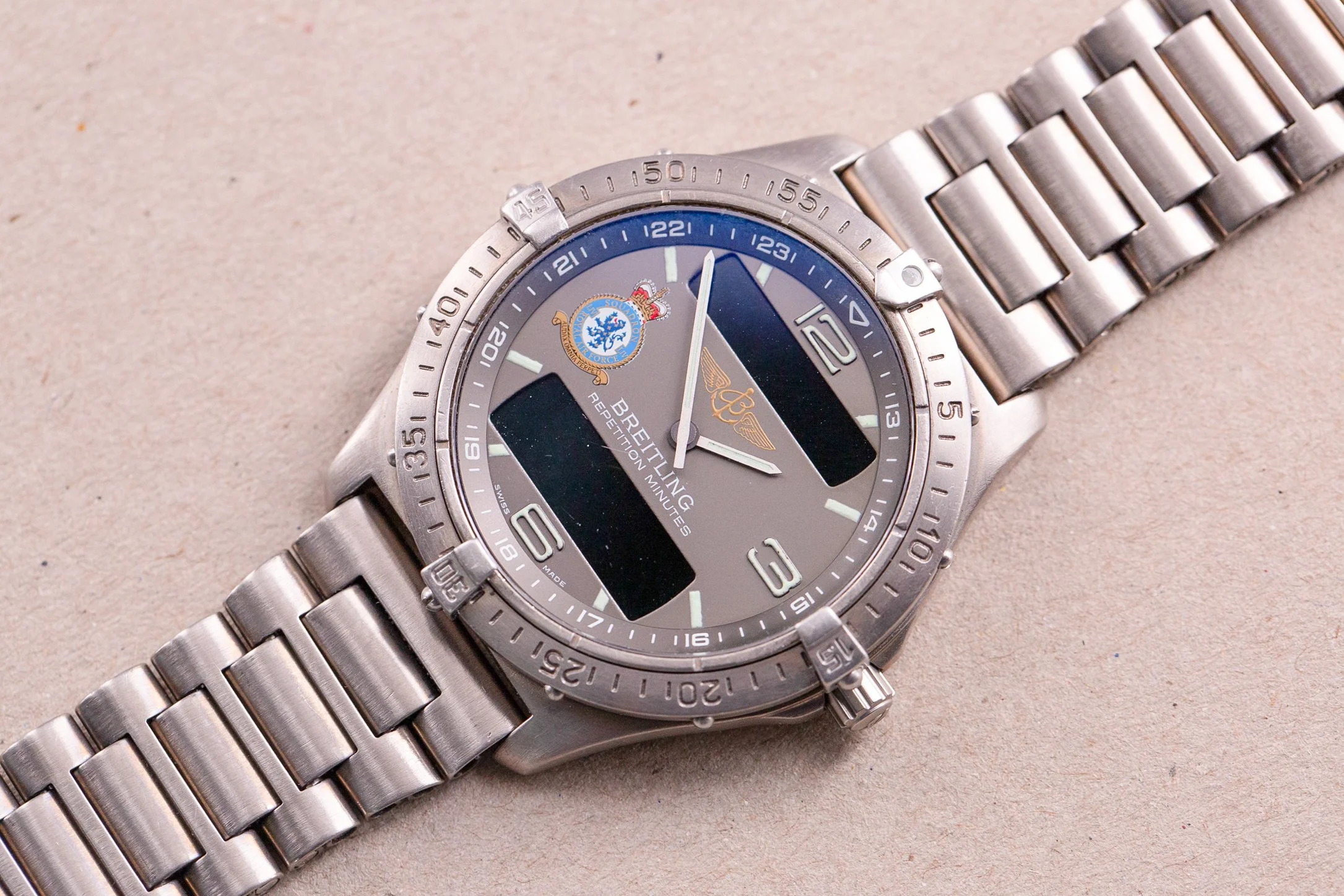 Breitling_Aerospace_54_Squadron_RAF_Limited_Edition_Titanium_1990s_8-2.jpg