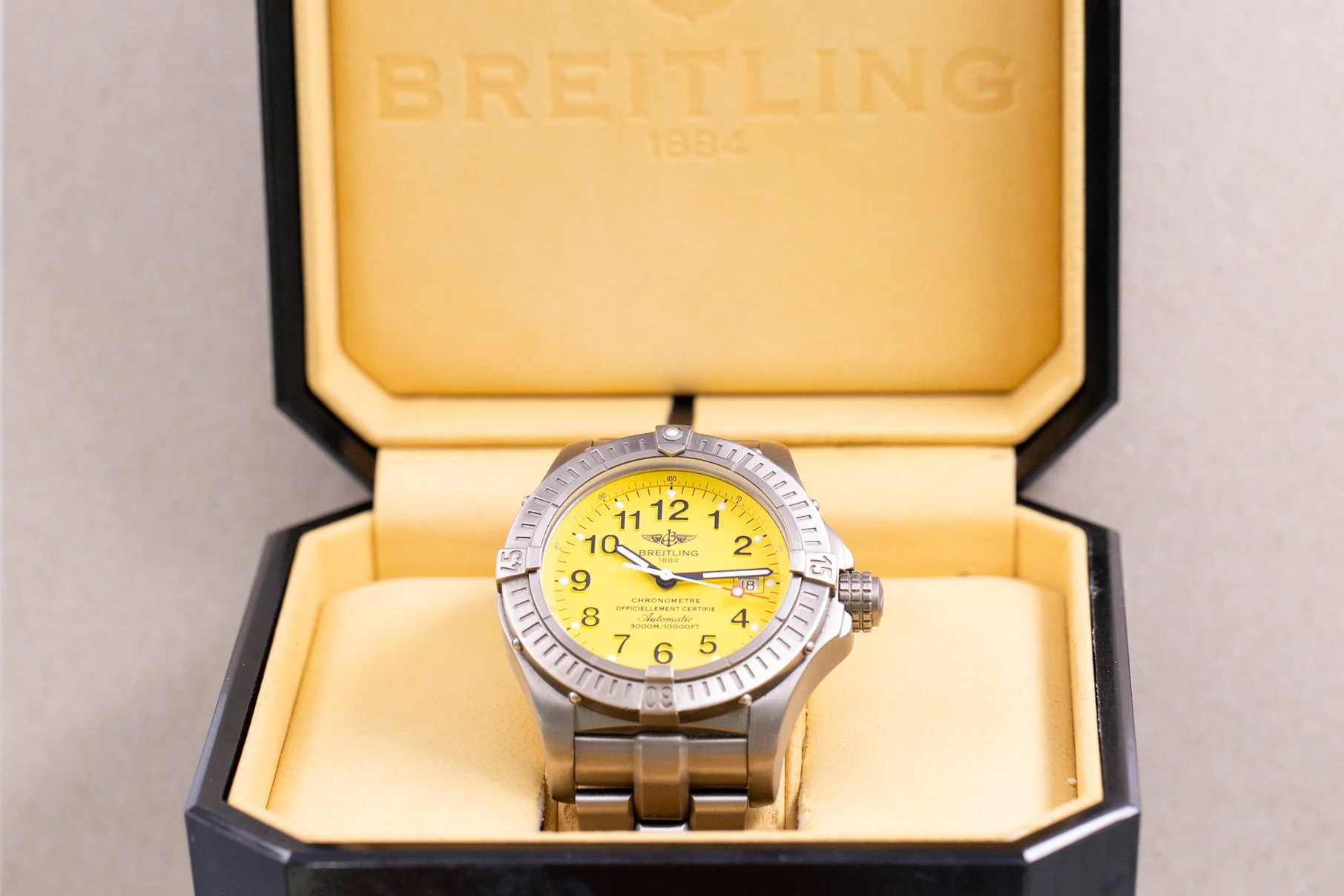 Breitling_Avenger_Seawolf_Yellow_Titanium_E17370_Full_Set_2003_16-2.jpg