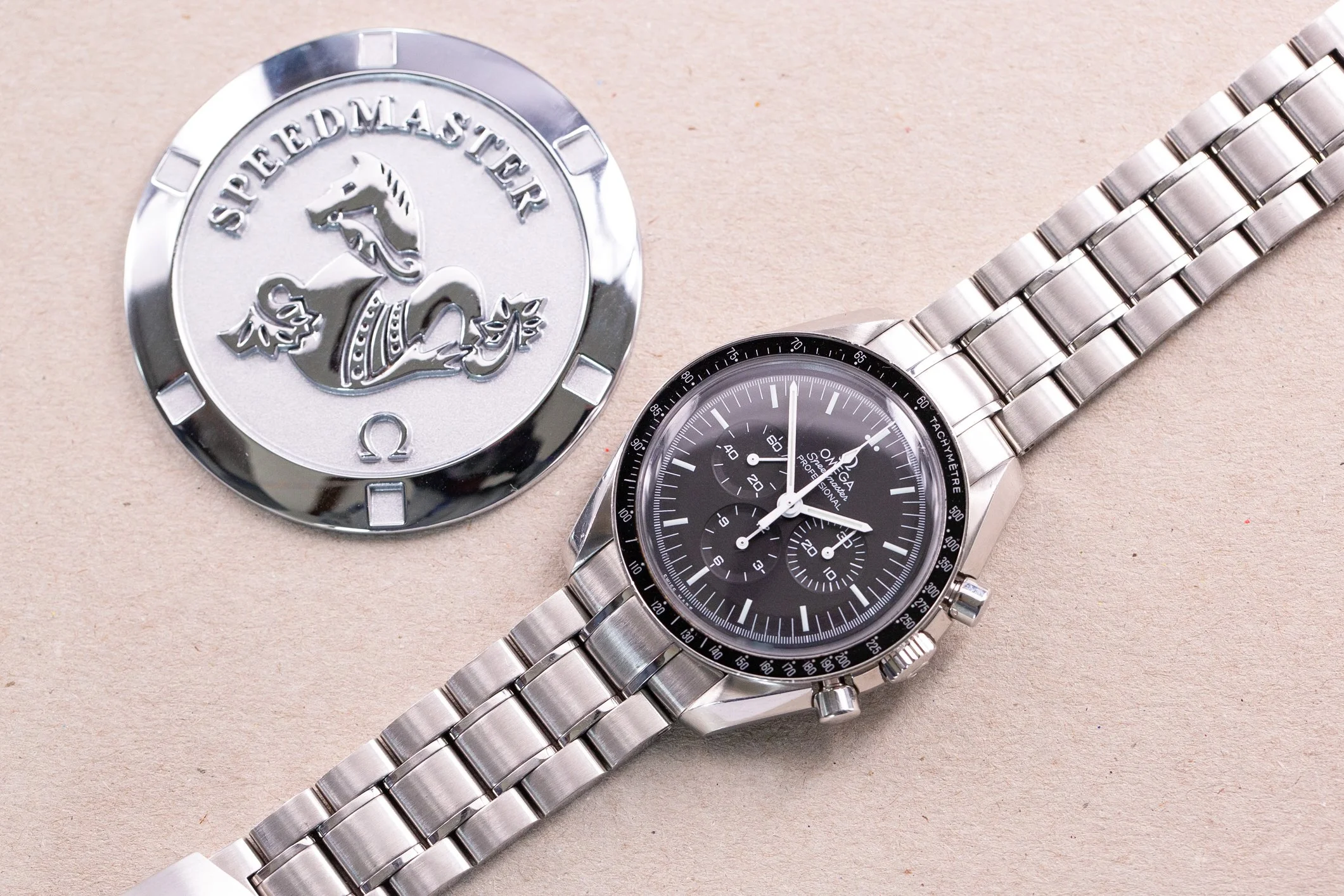 Omega_Speedmaster_Moonwatch_Legendary_NASA_311.30.42.30.01.005_Full_Set_2017_25-2.jpg