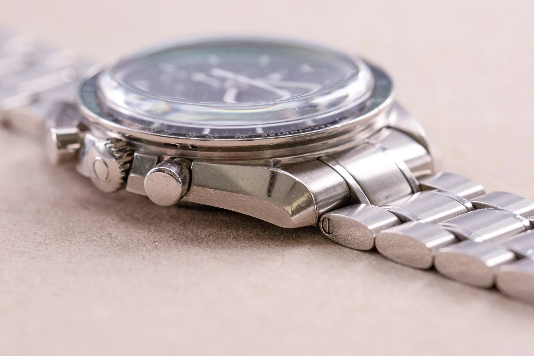 Omega_Speedmaster_Moonwatch_Legendary_NASA_311.30.42.30.01.005_Full_Set_2017_12-2.jpg