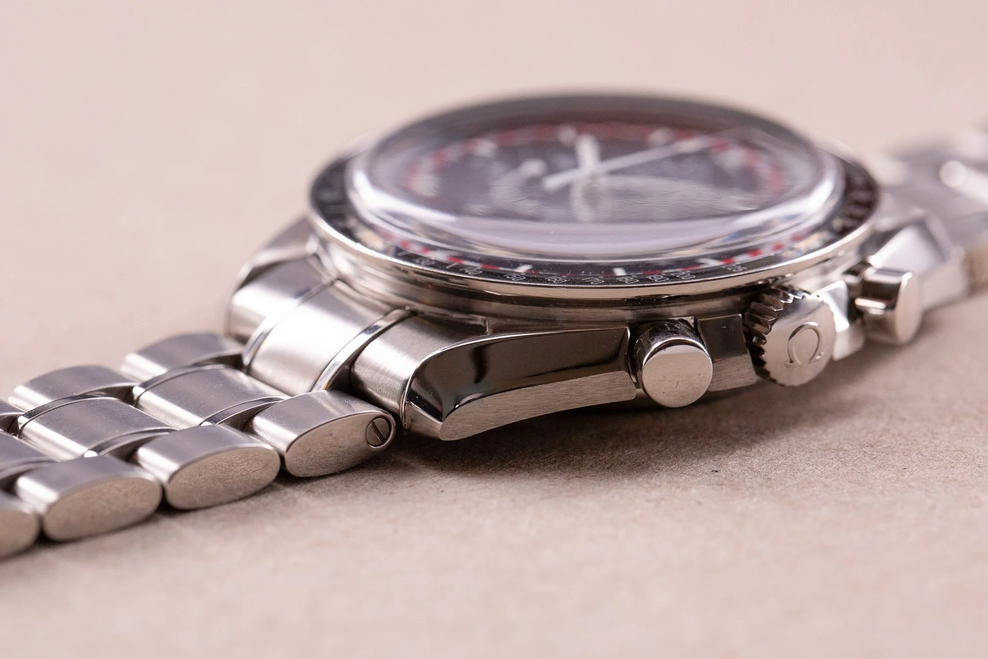 Omega_Speedmaster_Tin_Tin_Moonwatch_Racing_Mint_Full_Set_4-2.jpg
