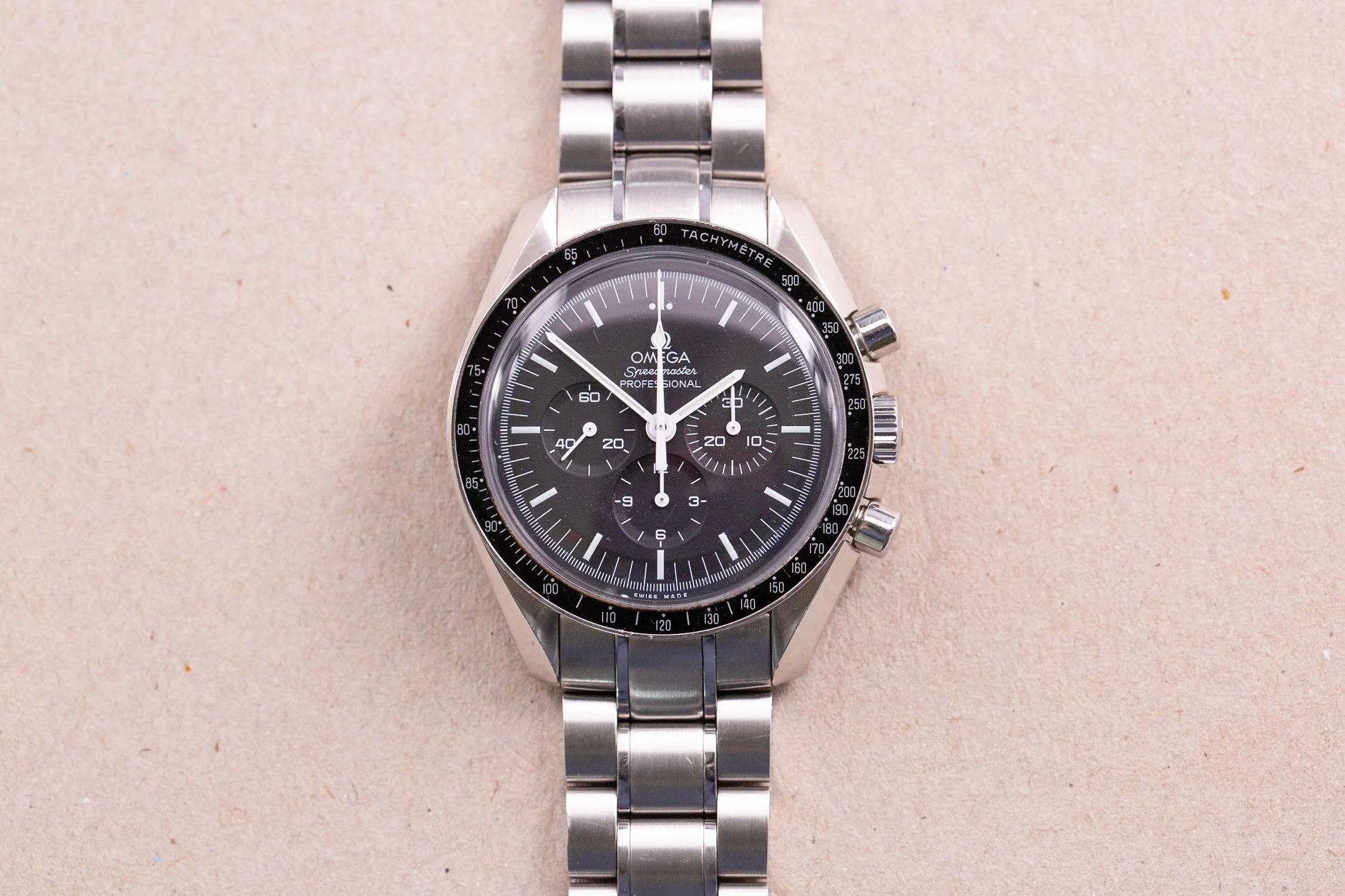 Omega_Speedmaster_Moonwatch_Legendary_NASA_311.30.42.30.01.005_Full_Set_2017_2-2.jpg