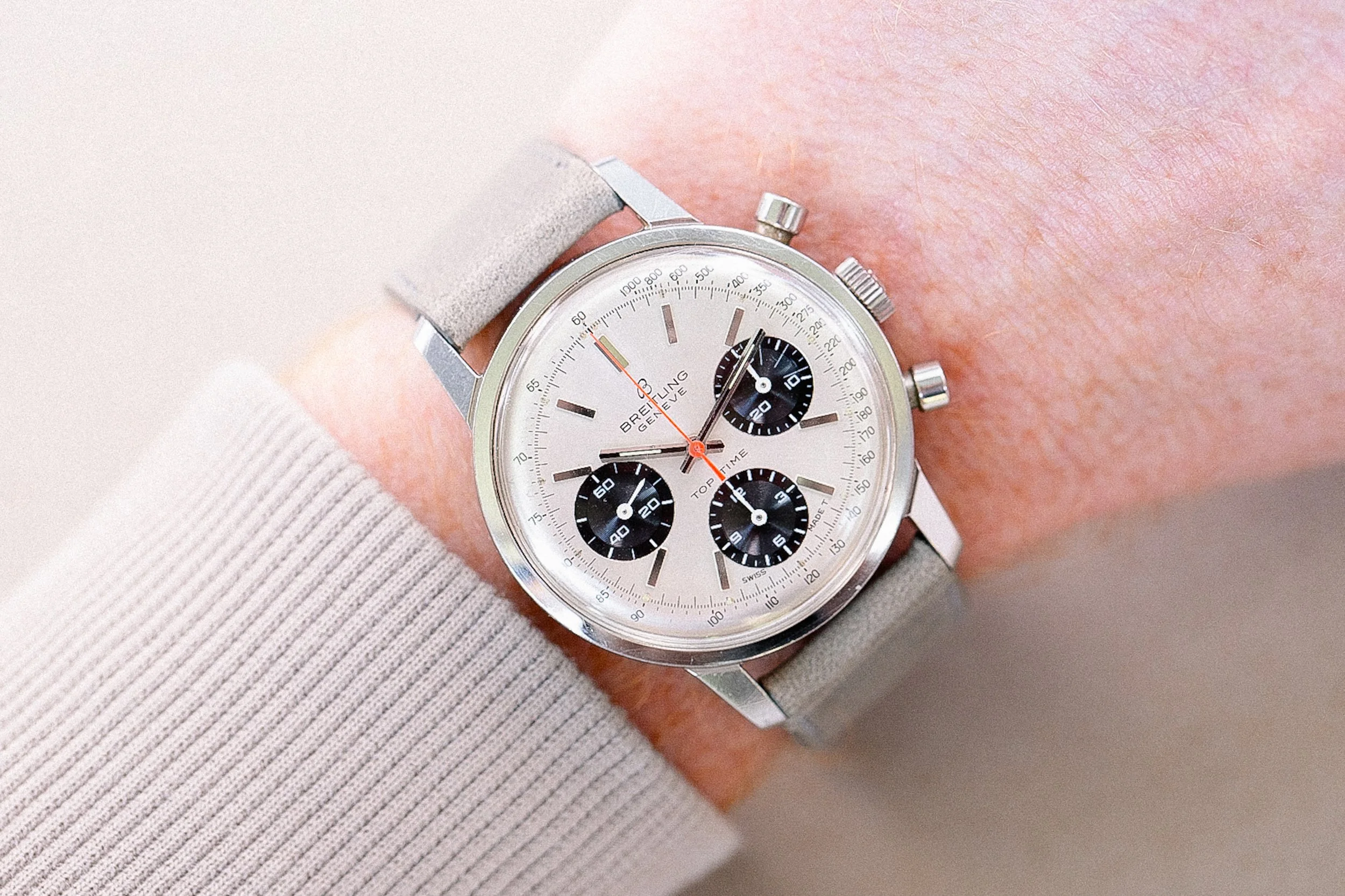 Breitling_810_Top_Time_Panda_Red_Chronograph_Vintage_1969_23.jpg