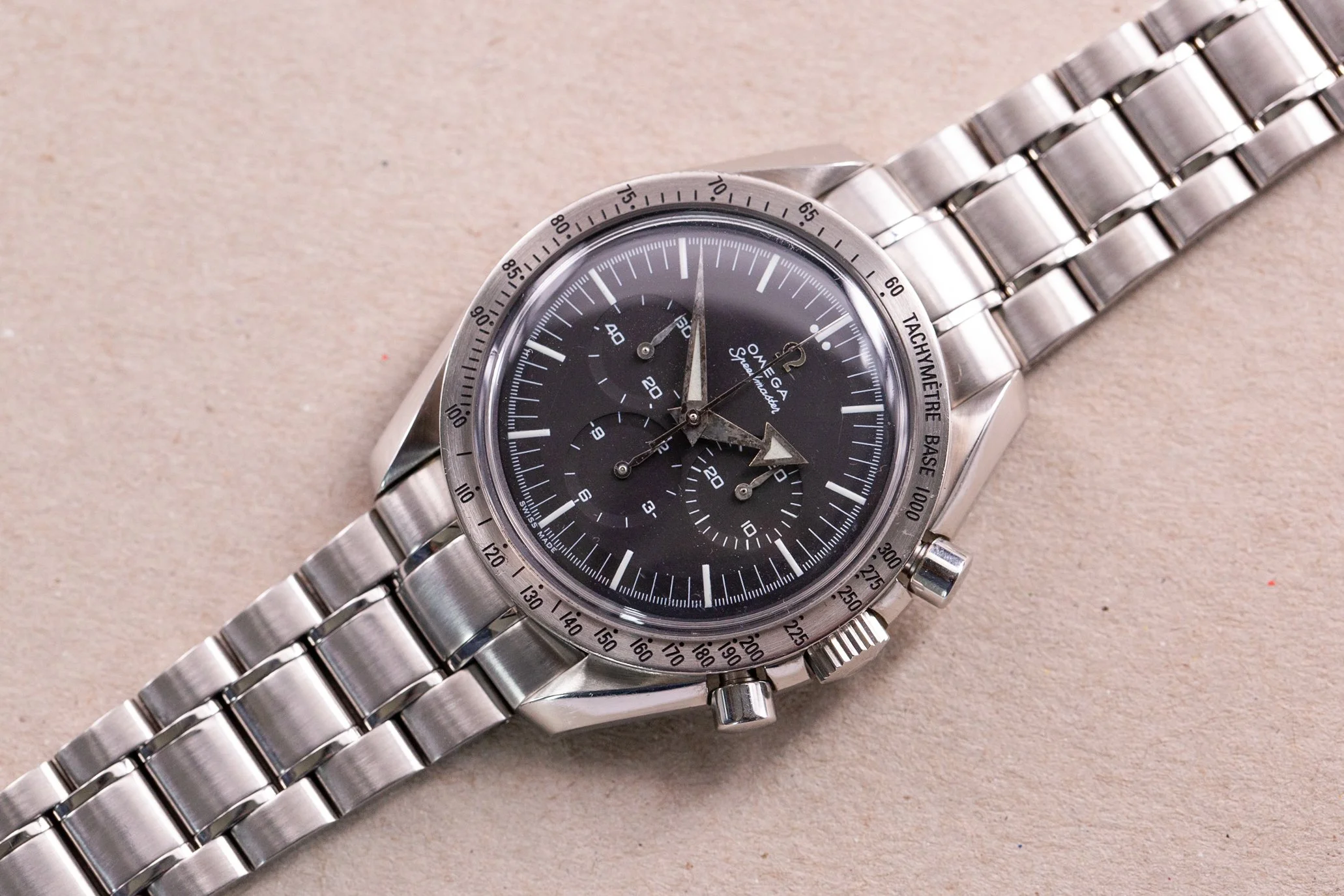 Omega_Speedmaster_Reissue_Moonwatch_Broad_Arrow_57_Box_Card_3594_23-2.jpg