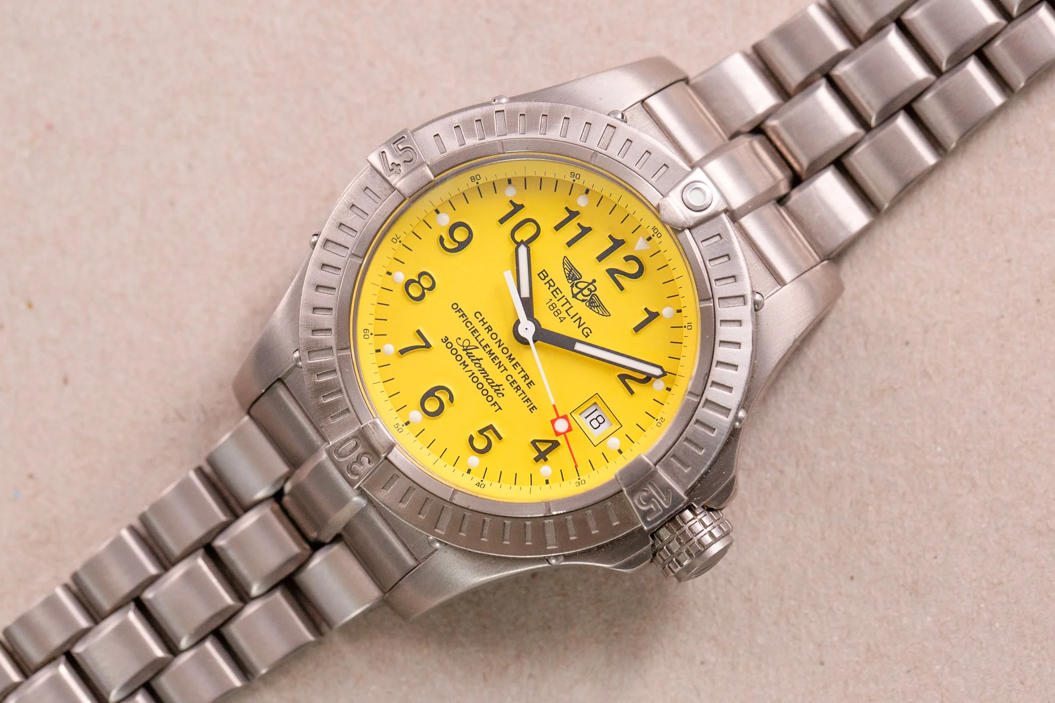 Breitling_Avenger_Seawolf_Yellow_Titanium_E17370_Full_Set_2003_5-2.jpg
