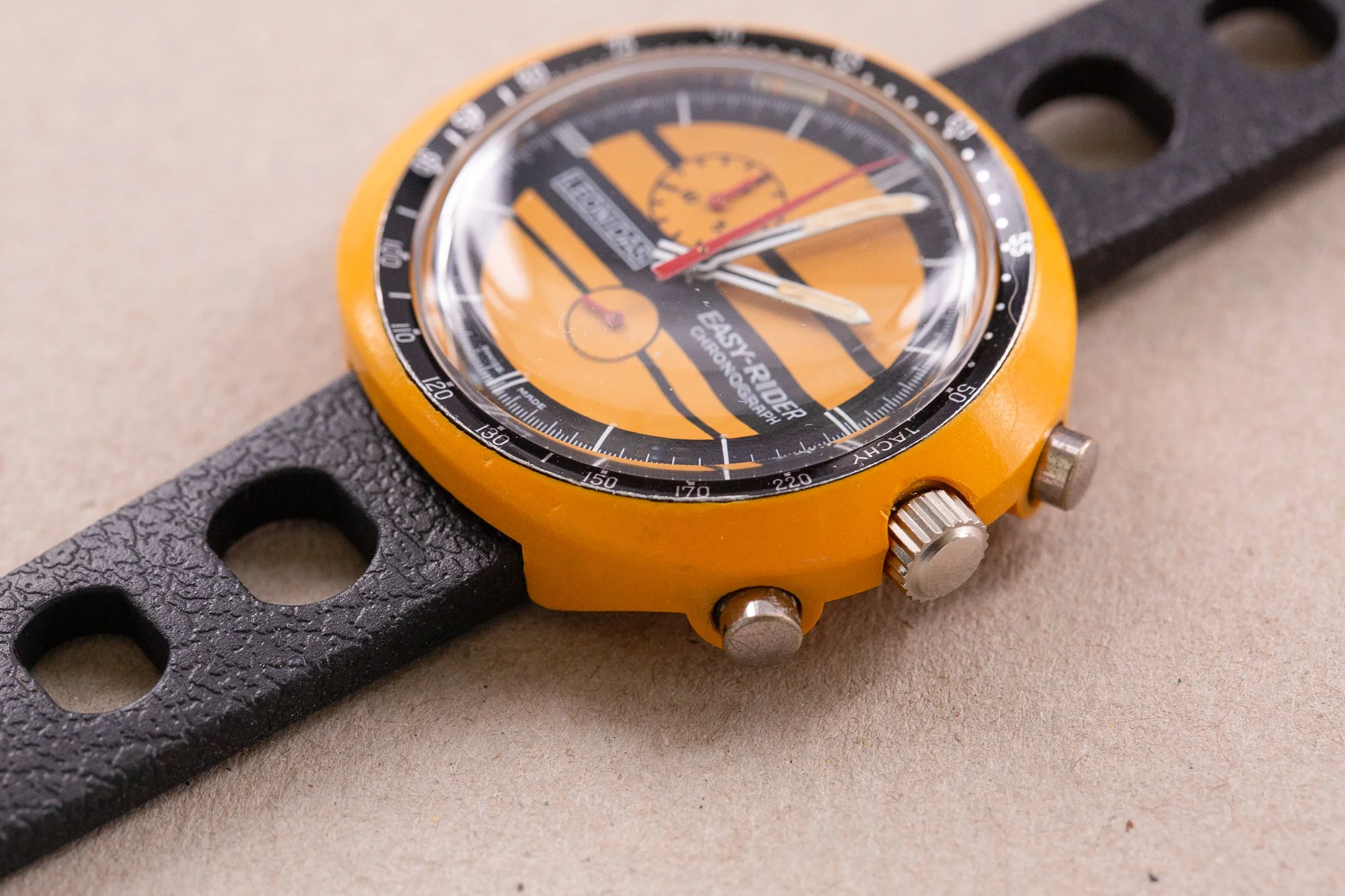 Leonidas_EasyRider_Orange_Chronograph_Vintage_1970s_A_1-2.jpg