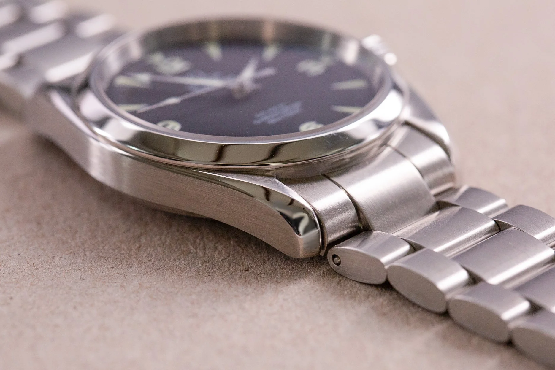 Omega_Railmaster_36mm_2504_Aqua_Terra_Full_Set_6-2.jpg
