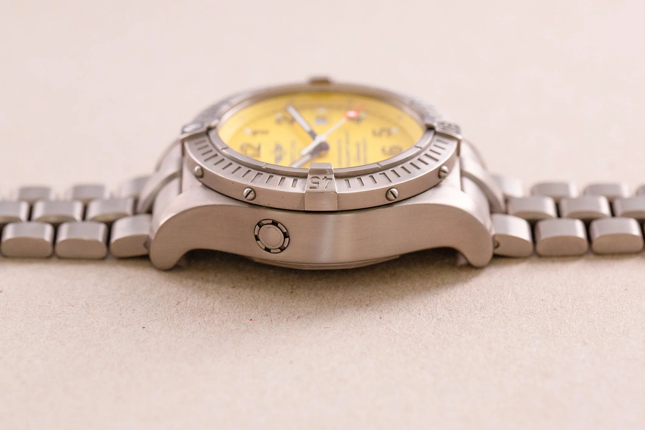 Breitling_Avenger_Seawolf_Yellow_Titanium_E17370_Full_Set_2003_12-2.jpg