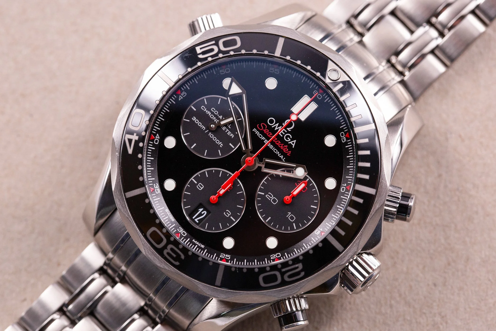 Omega_Seamaster_Chronograph_300m_Coaxial_Ceramic_Black_Full_Set_2017_Mint_5-2.jpg