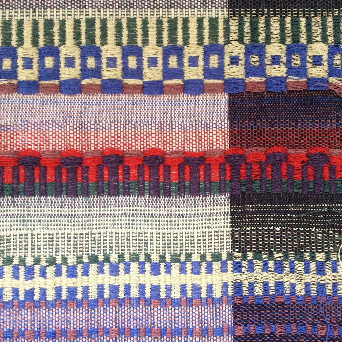 Today&rsquo;s weaving! Progress is slow but progress is progress, right!?
#weaving #handweaving #dobbyloom #harrisloom #textileartist #textileart #textiledesign #textiledesigner #creativepractice #creativerecovery 🙂