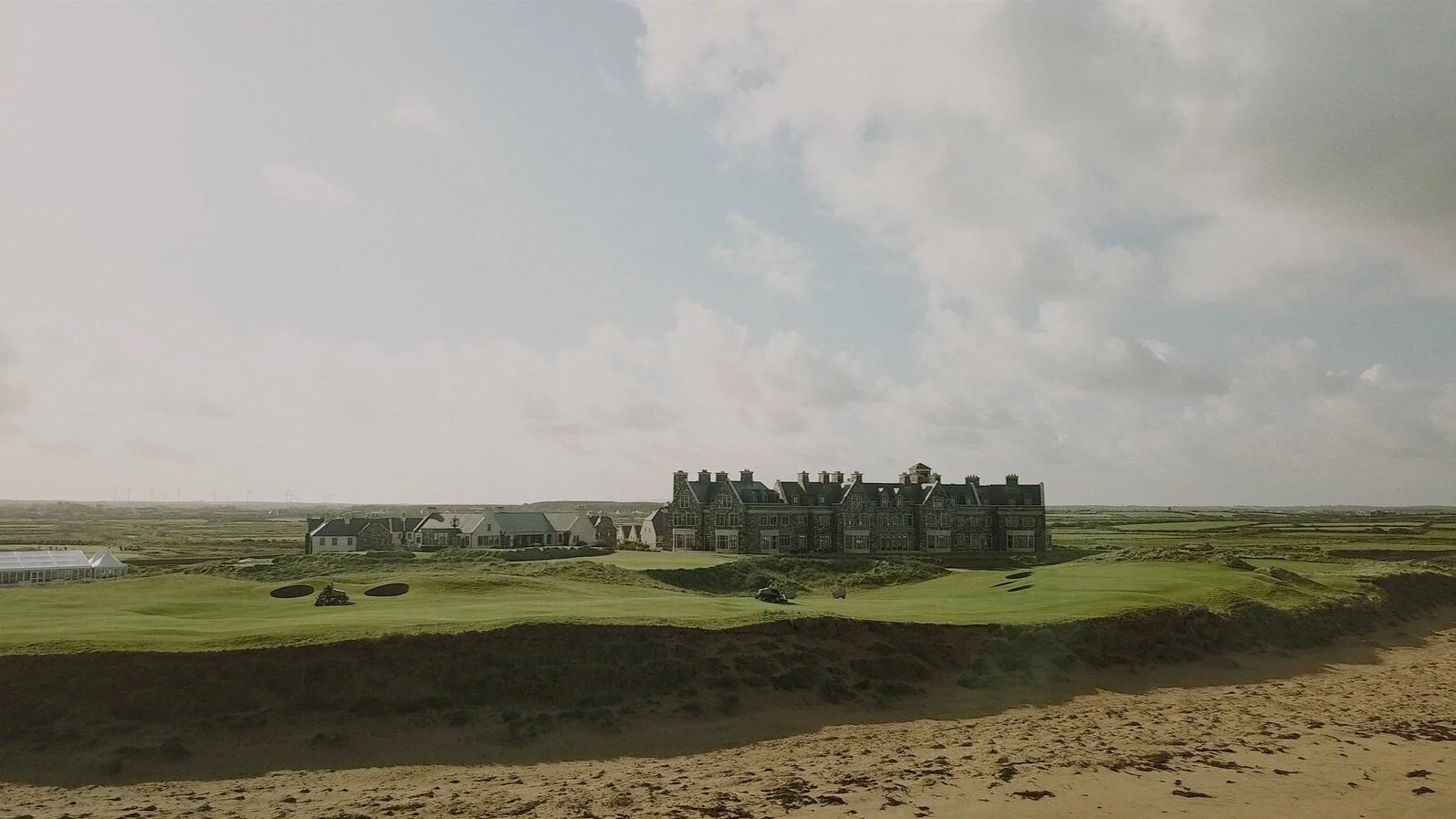 Coastal landscape during Anqi and Shihao's elopement in County Clare