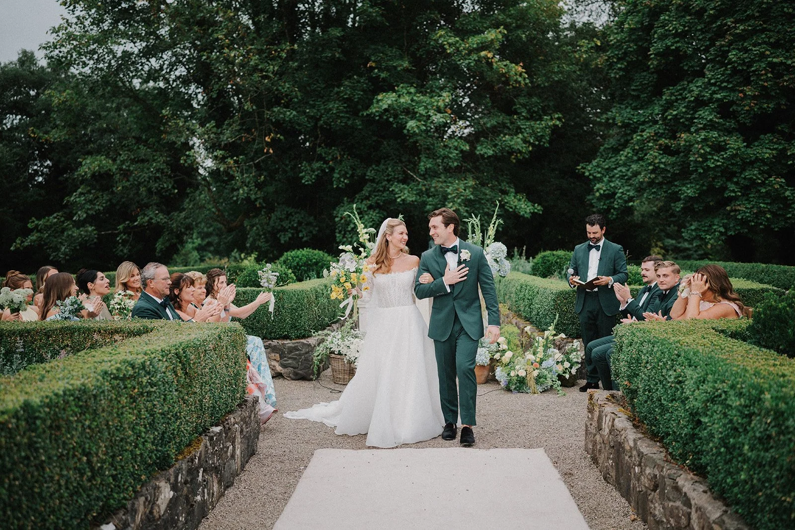 virginia-park-lodge-outdoor-wedding-ceremony.jpg