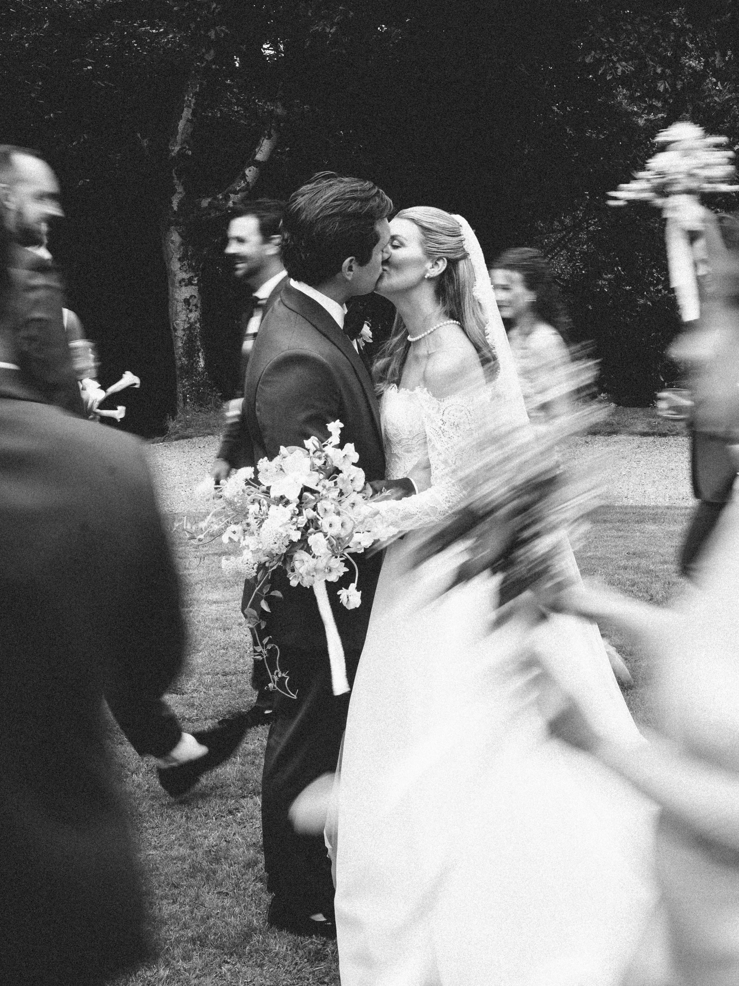 Last week at Virginia Park Lodge 🤍 Mae and Conor came over from California to celebrate with their people here in Ireland. So much warmth, laughter and joy. One of those days where everything just felt right. Still smiling going through these 🤍
Ven