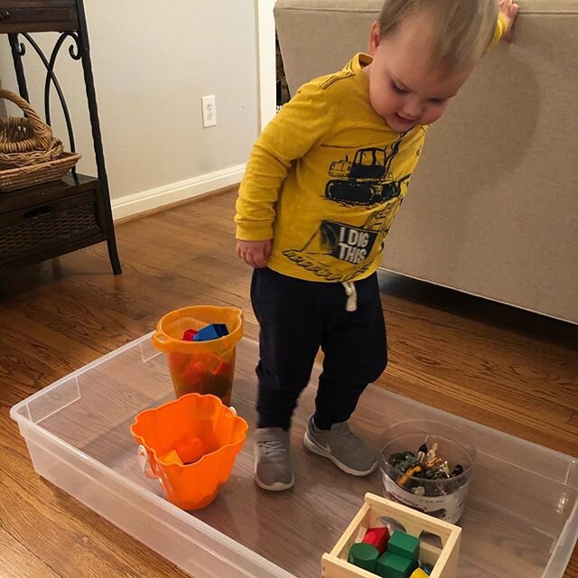 || Dumping Station || This week in stories I talked about what to do you if your kiddo is a &ldquo;dumper&rdquo; like Max (all saved to highlights if you missed it). I shared an idea that I thought was worth making a post about - a dumping station! I