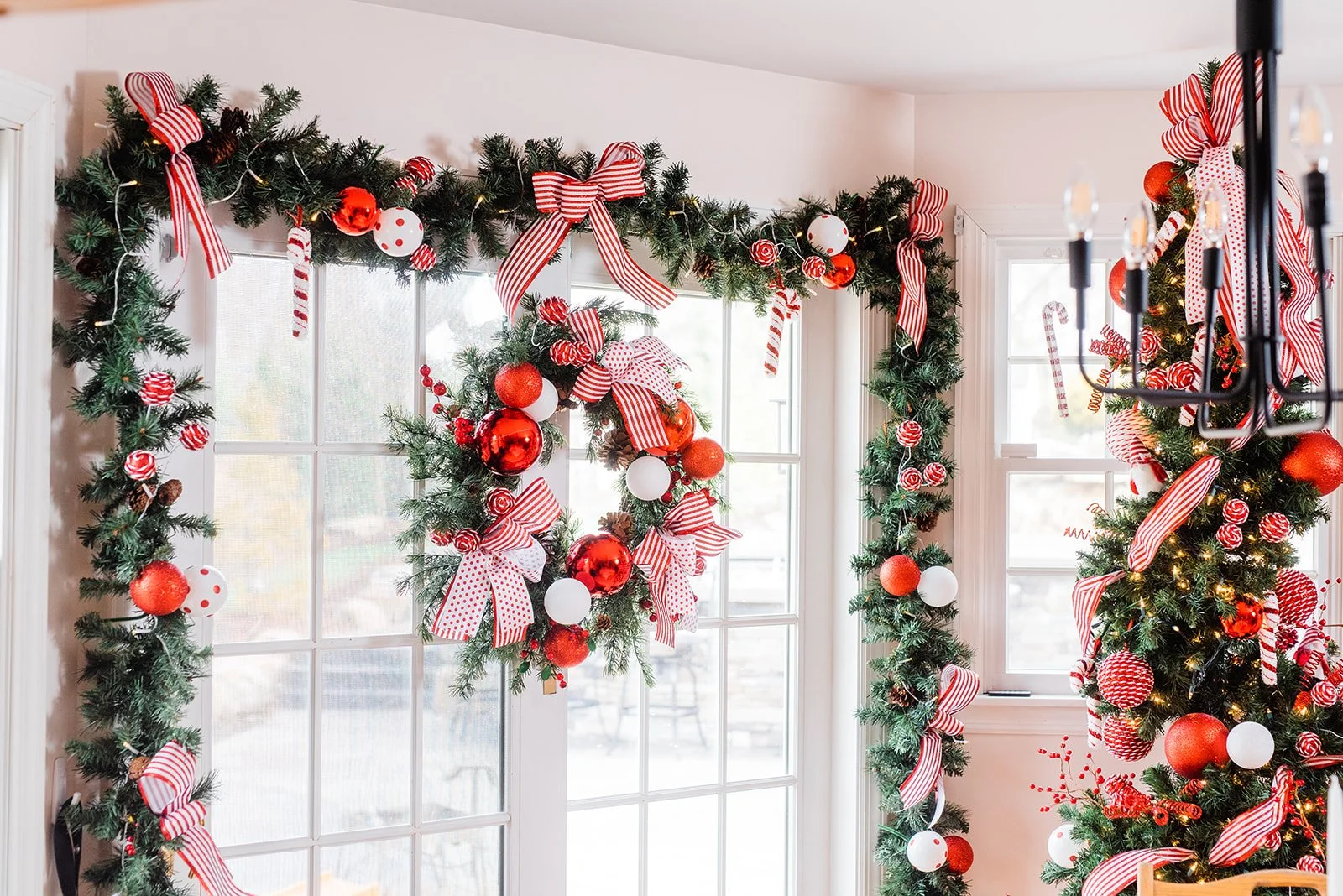 Inspired by the magic of Christmas, and frequent hosting of kid-friendly events, it was important to design our client’s kitchen in such a way that brought those bright and cheerful colors to life and fun with a pencil tree and holiday card holders a