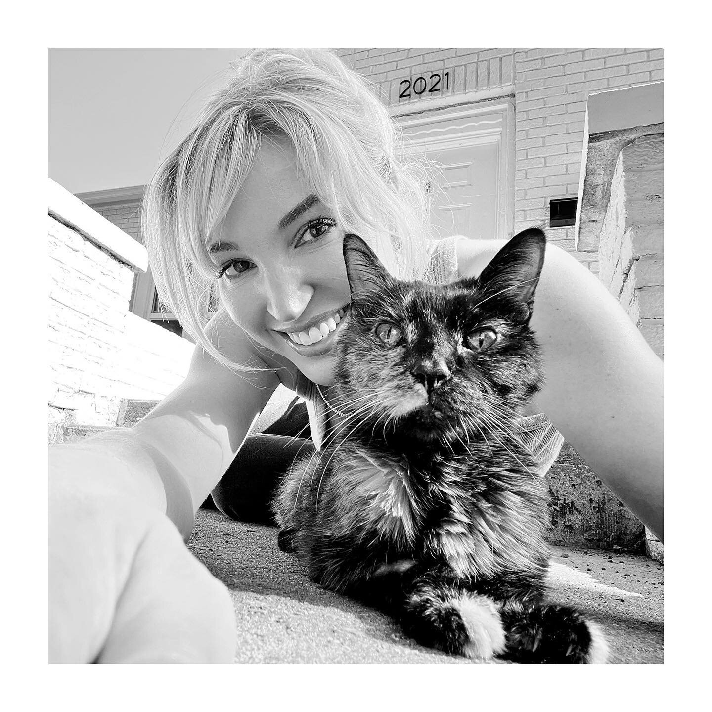 Thank you so much for all the incredibly kind comments and messages about Torti. They truly warmed my heart. 💖 The compassion and empathy I received from my fellow animal-lovers further proves something I already knew&hellip;people who love animals 