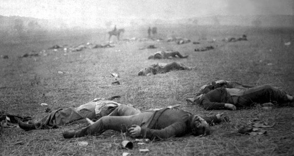 battlefield-bodies-gettysburg.jpg