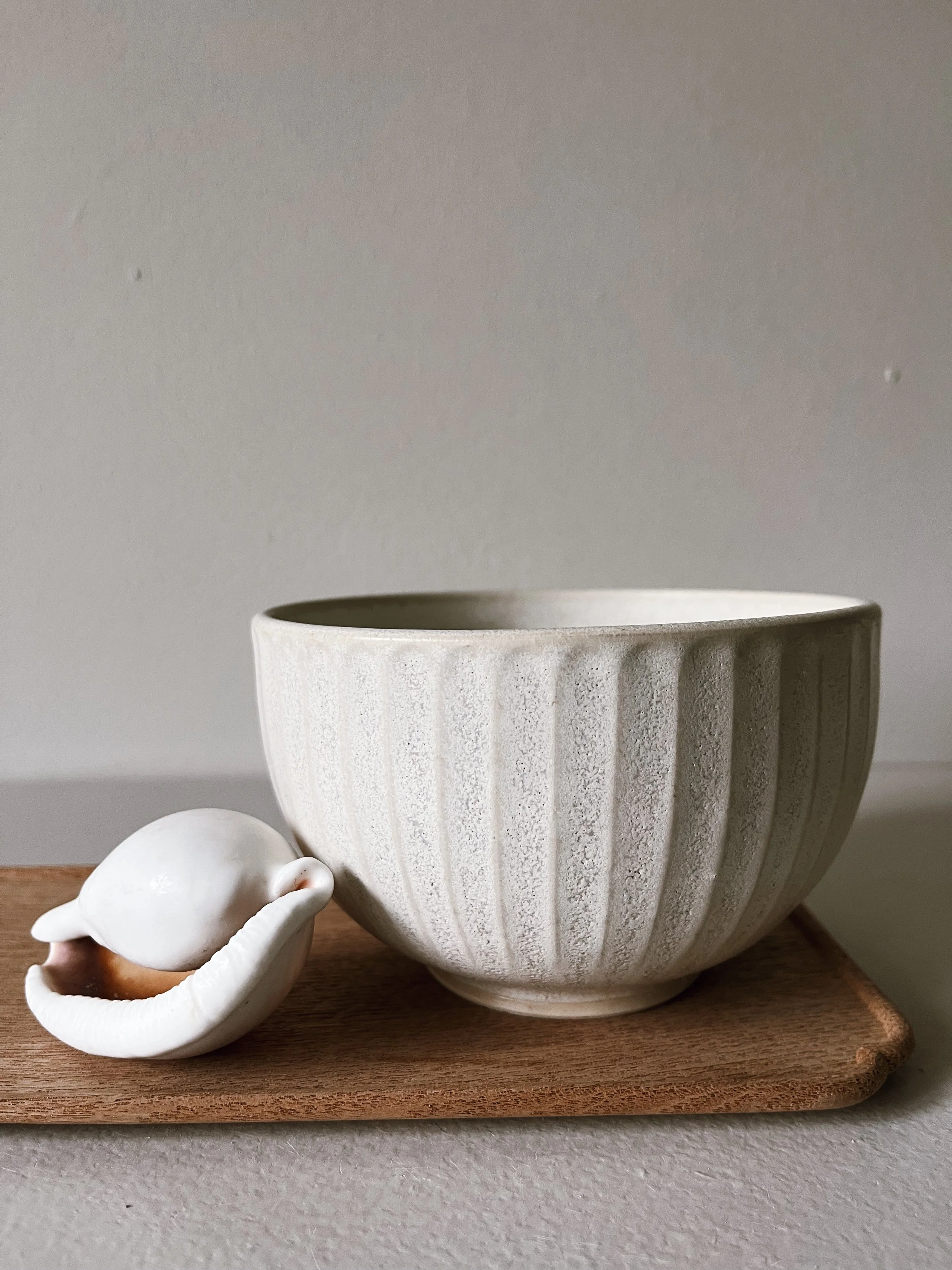 Carved bowl - Oyster 6