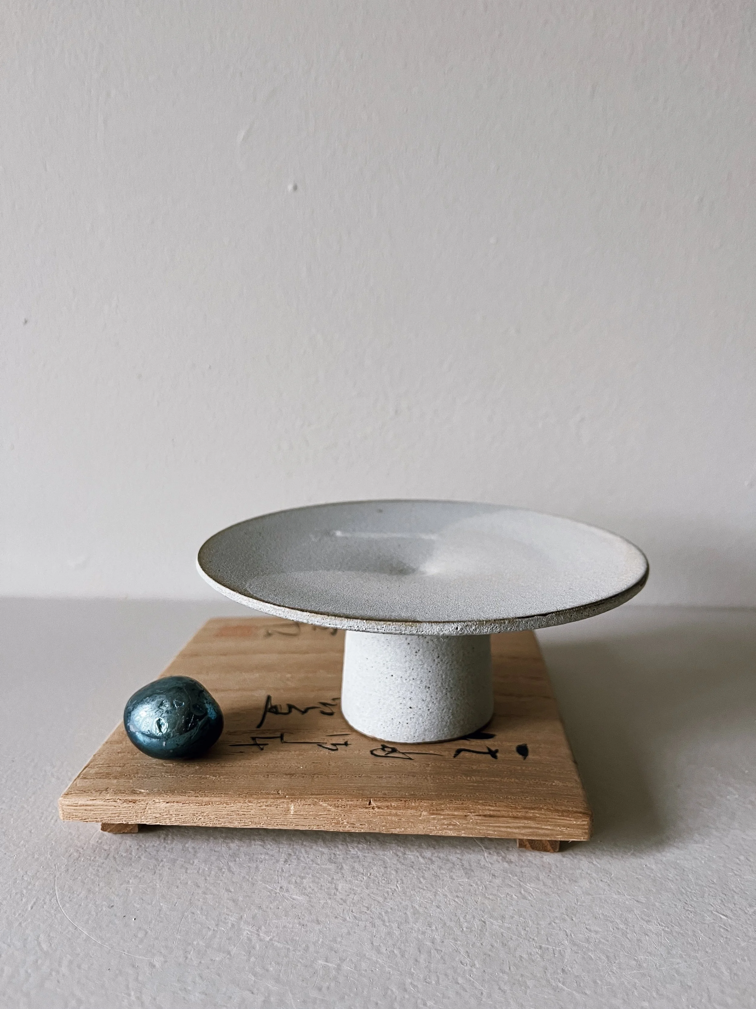 Horizon Pedestal - 27