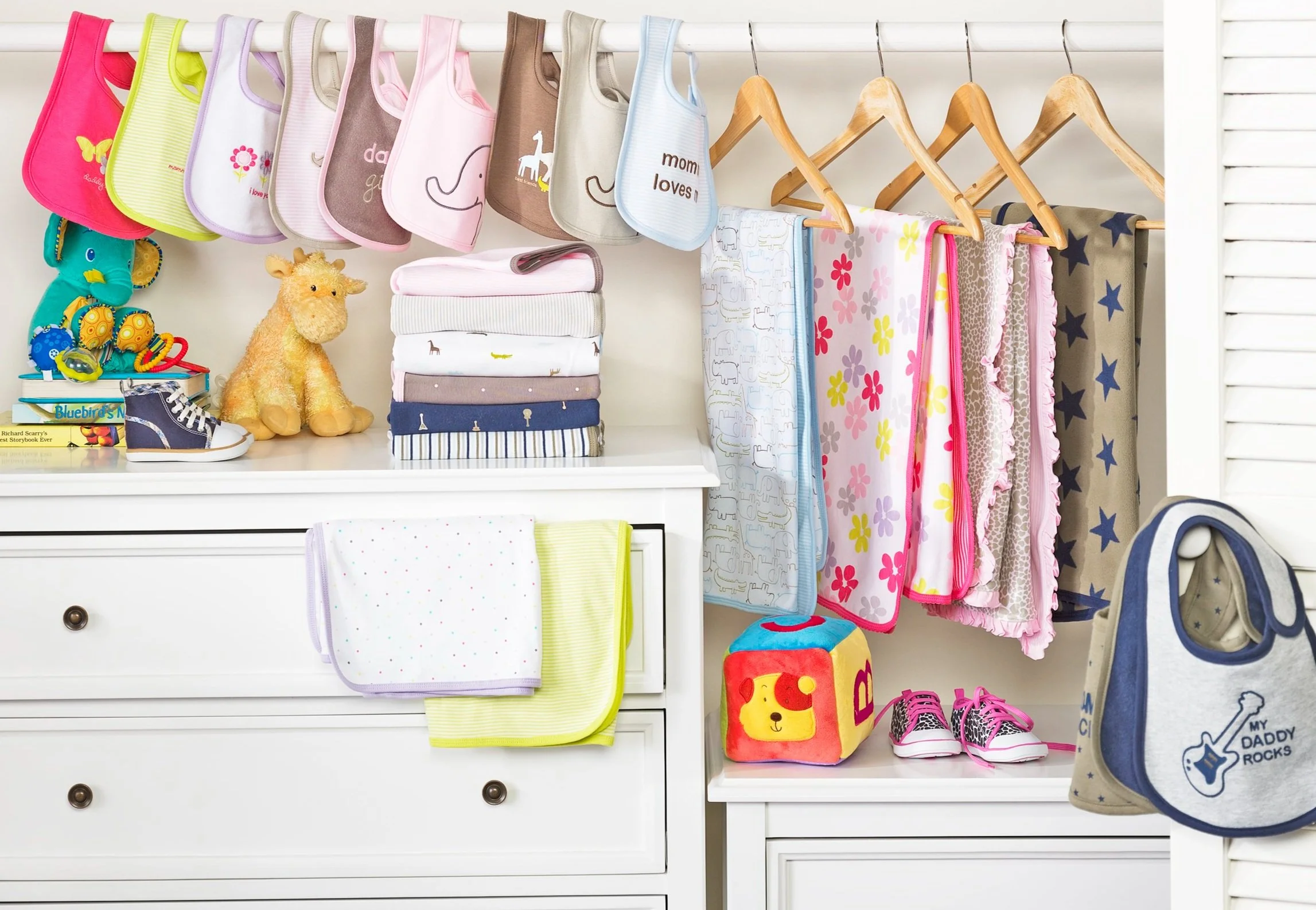 art direction for baby sale. Drove to create distinct brand and product assets that supported business strategies and merchandising initiatives.