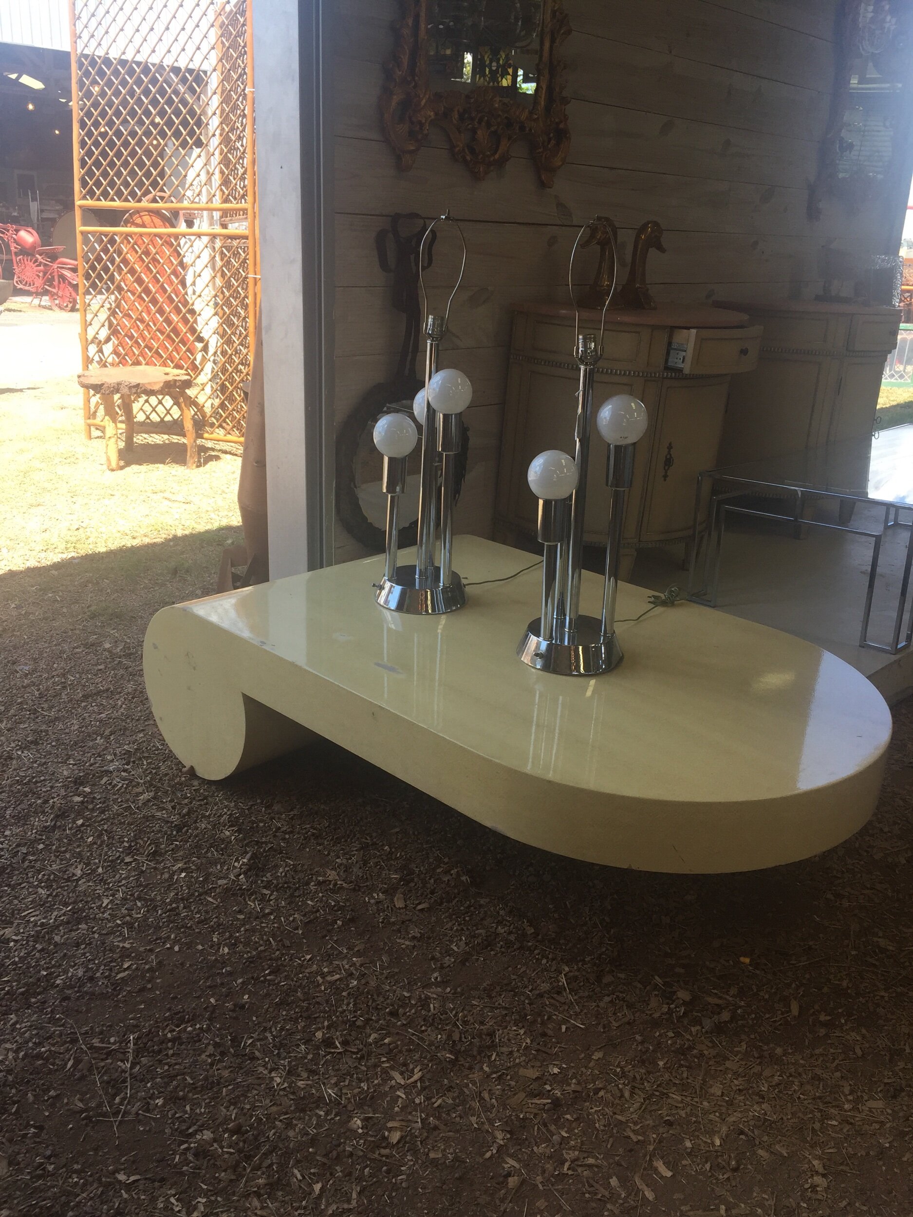 How fun is this coffee table!