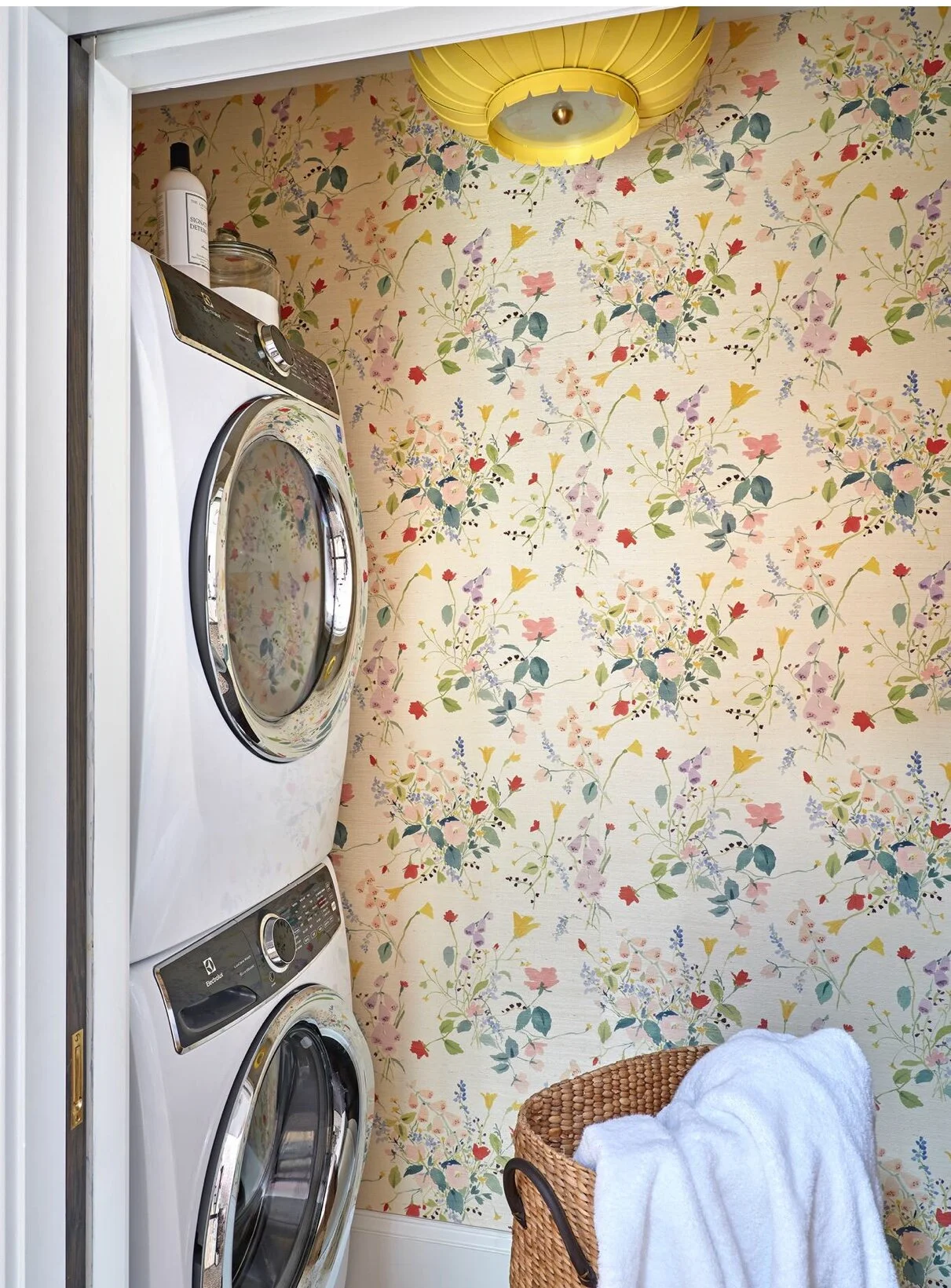 Chic Laundry Rooms