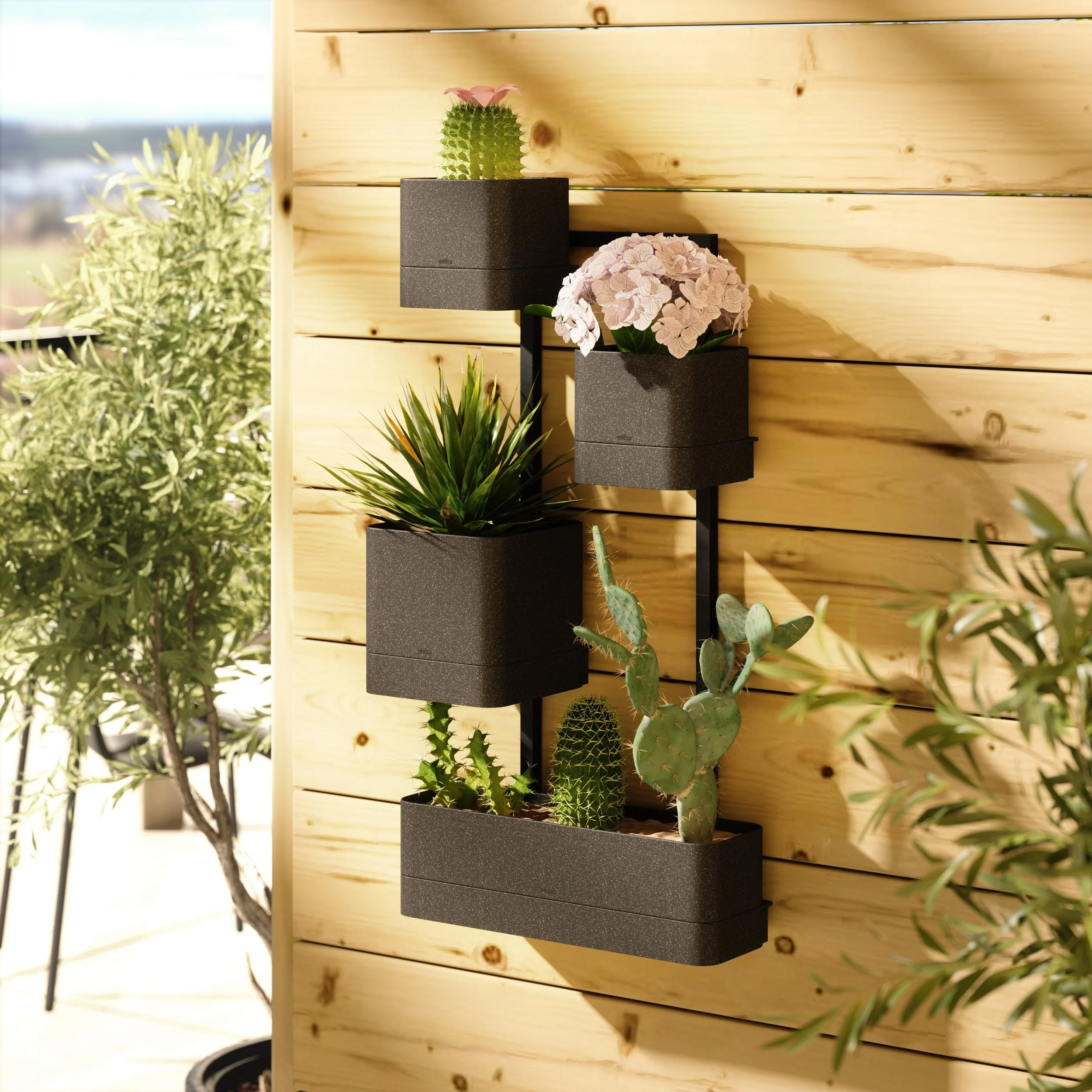 1018767-040_CUBIKO_WALL_PLANTER_BLK_I01.jpg