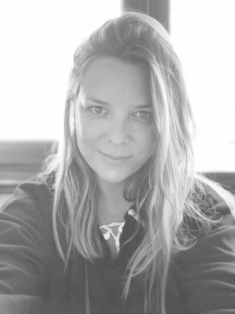 Stephie Knopel , Strategy Trend expert & entrepreneur. Finally realized her dream of surfing by joining Wesurf.
