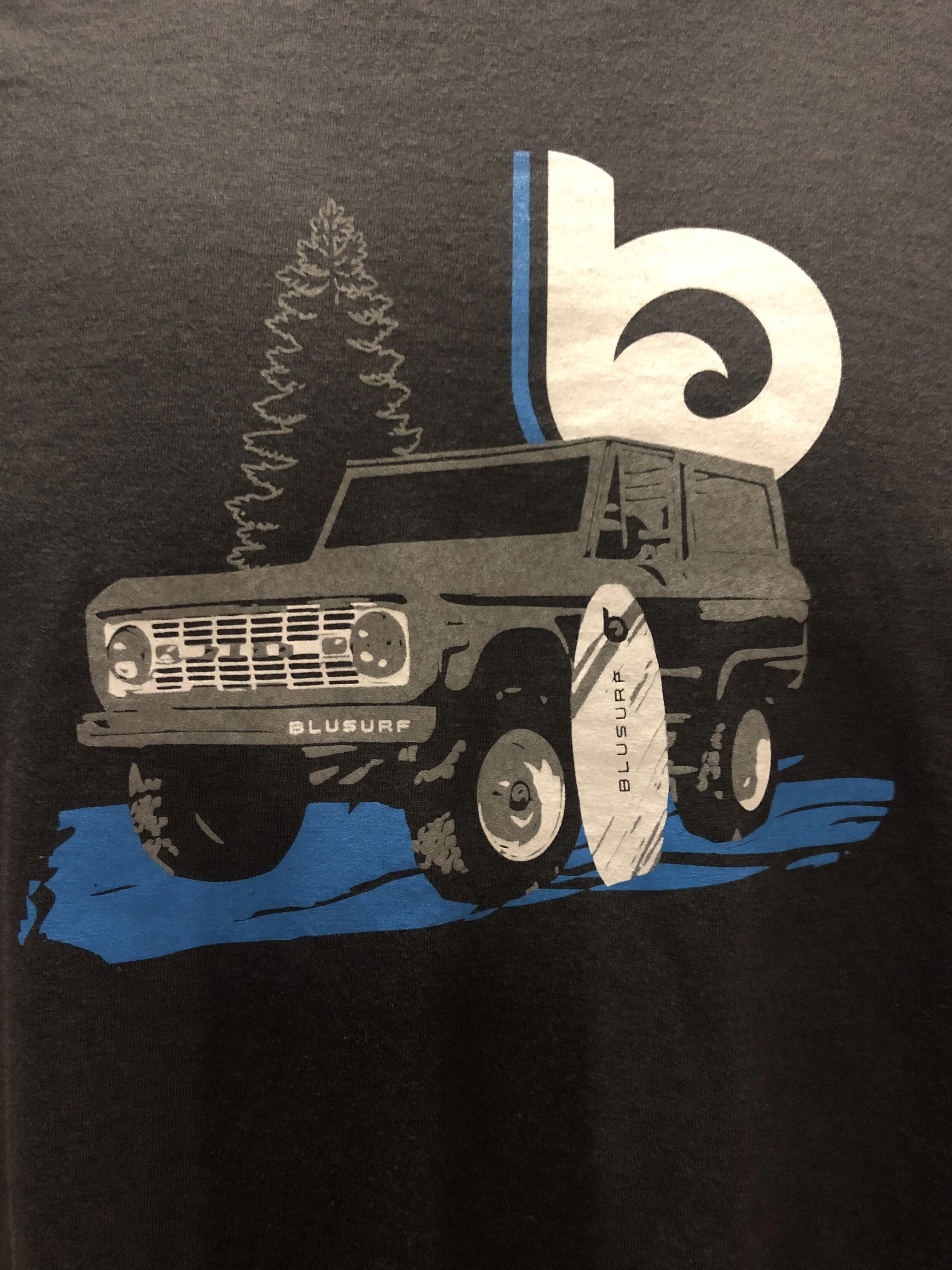 Blusurf Bronco T close up.jpg