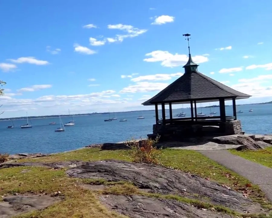 A path along the Long Island Sound provides beautiful views and a relaxing location for walk and talk sessions