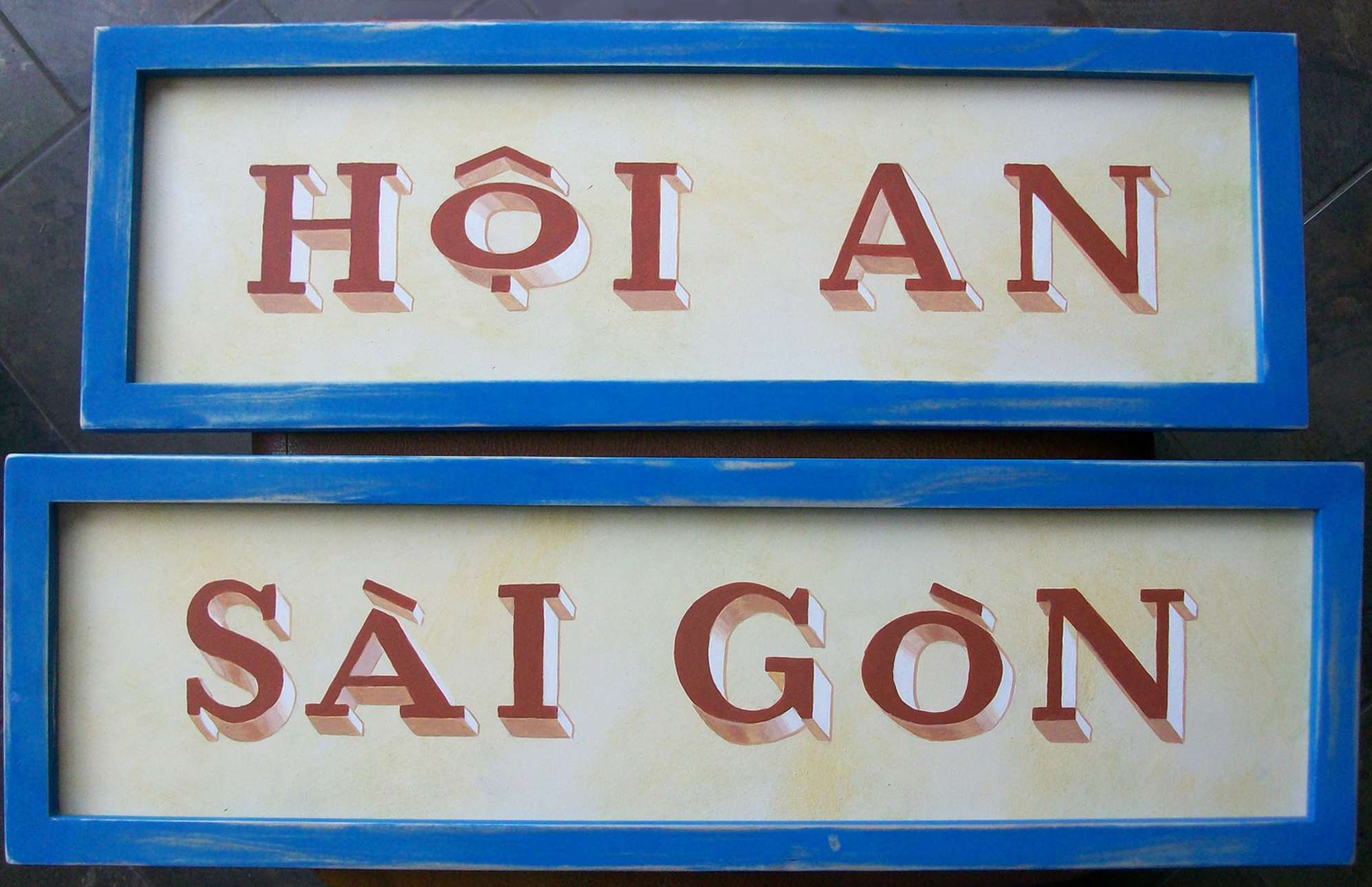 1Viet Hoian Saigon.jpg