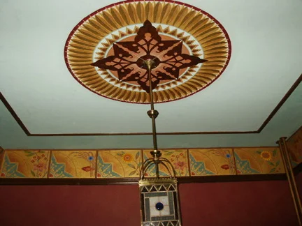 Knowltn Mansion foyer gold.jpg